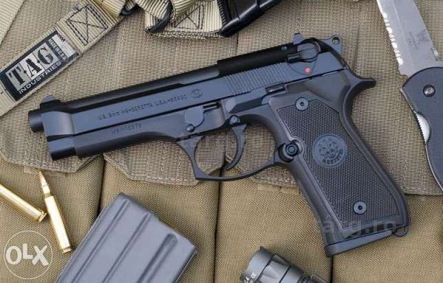 Pistol ultra puternic airsoft (co2,nou)+bonus cu aer comprimat gaz gas