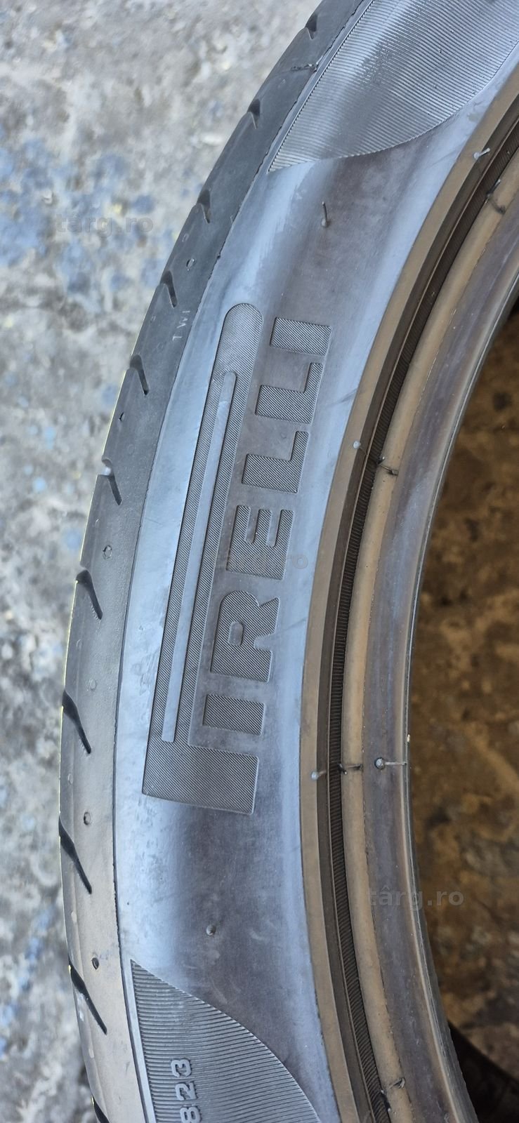 2 anvelope vara Pirelli 285/35/20.Pretul este pe bucata. 3