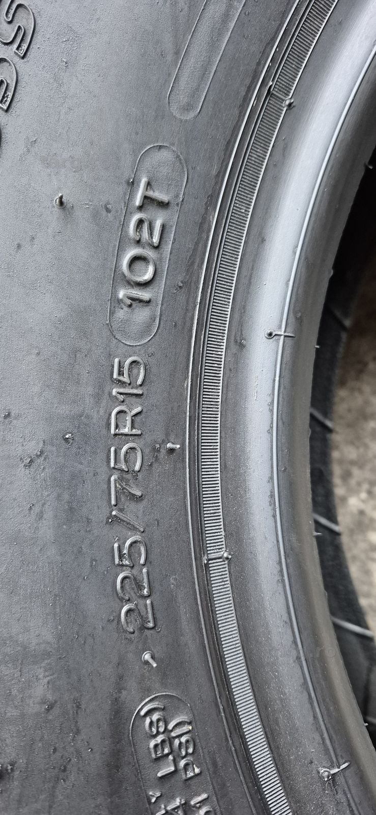 2 anvelope M+S noi Michelin 225/75/15,dot 2019.Pretul este pe bucata. 5