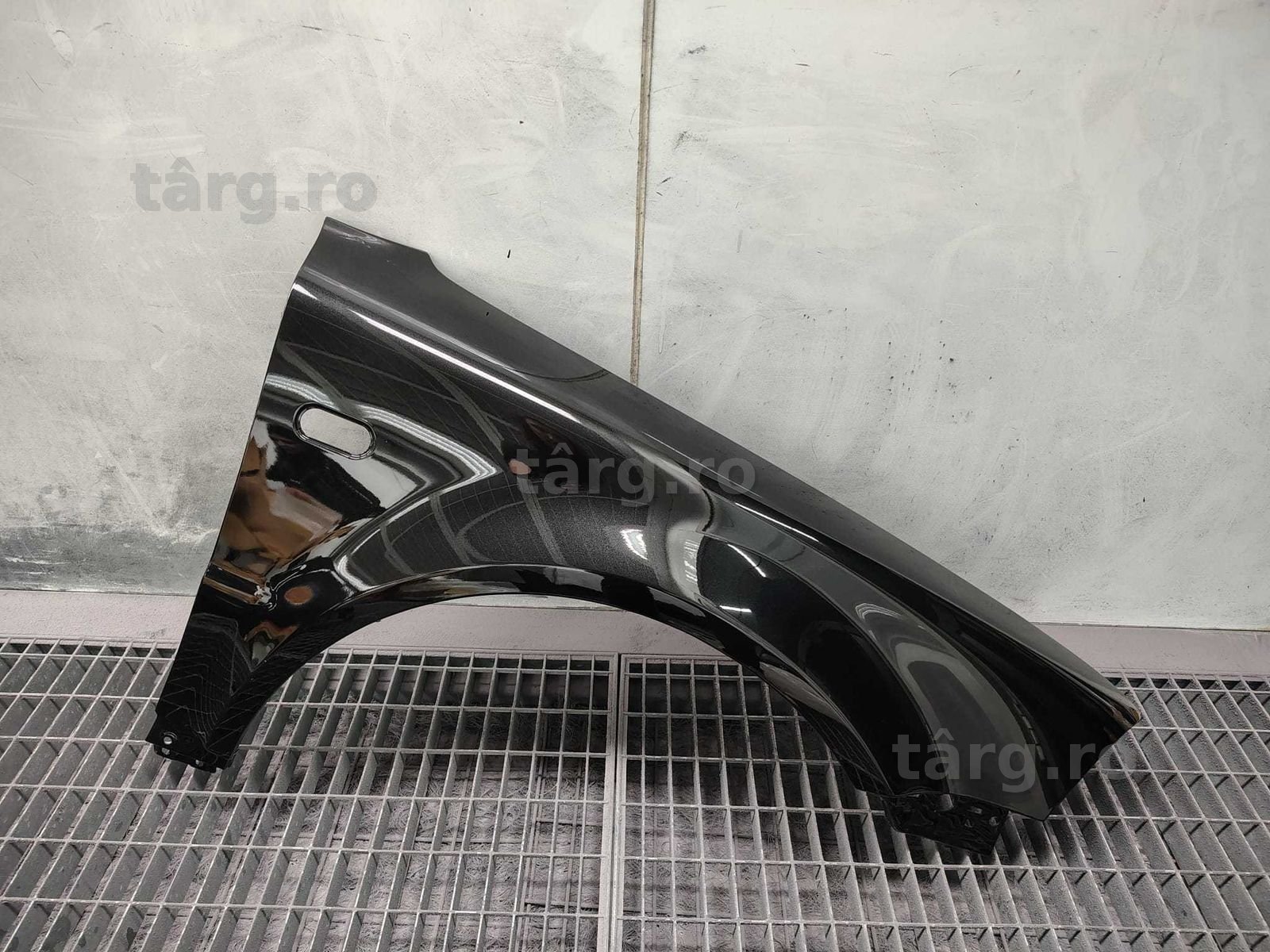 Aripa Fata Dreapta VW Passat B5.5 An 2000-2004 (LC9Z (Negru))