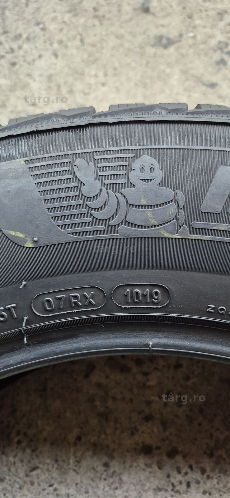 4 anvelope iarna Michelin 225/65/17.Pretul este pe bucata. 7