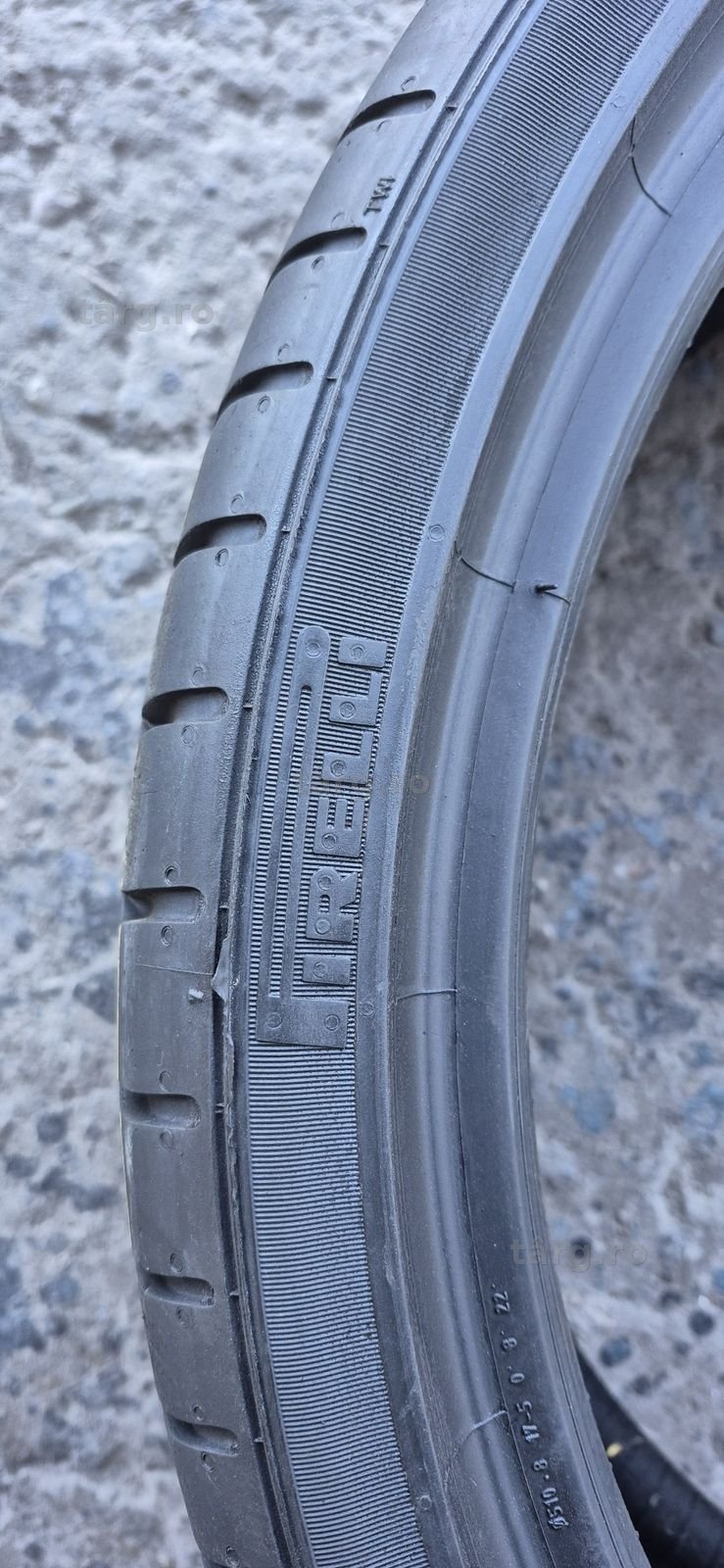 4 anvelope vara Pirelli 235/35/20.Pretul este pe bucata. 4