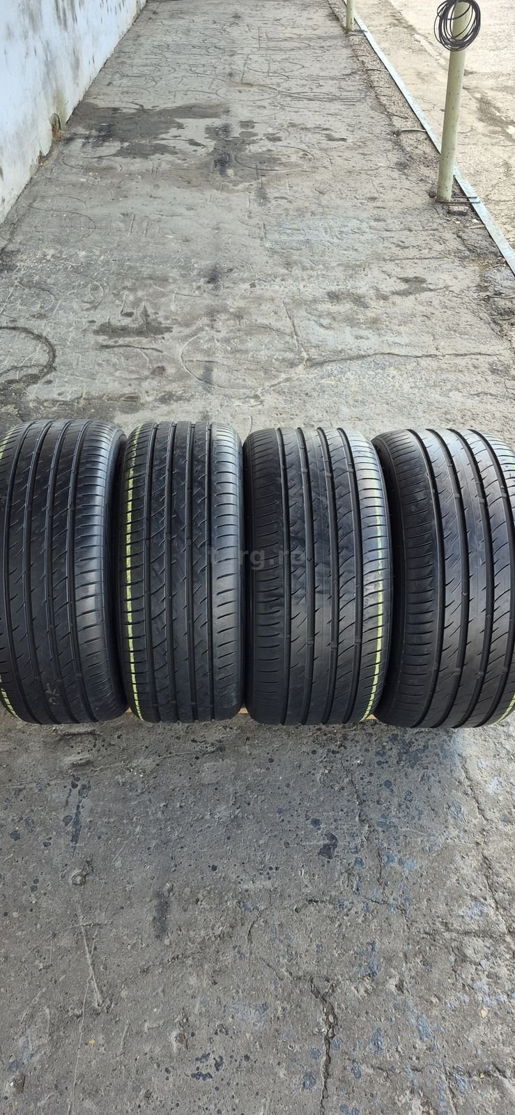 4 anvelope vara ca noi Goodride,fata 275/45/20,spate 305/40/20.Pret/bucata.