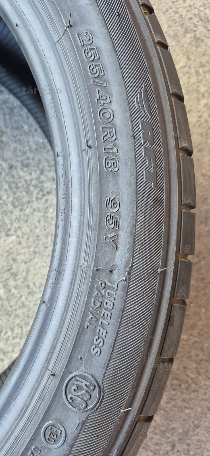 4 anvelope vara runflat Bridgestone,fata 225/45/18,spate 255/40/18.Pretul  este pe bucata 6