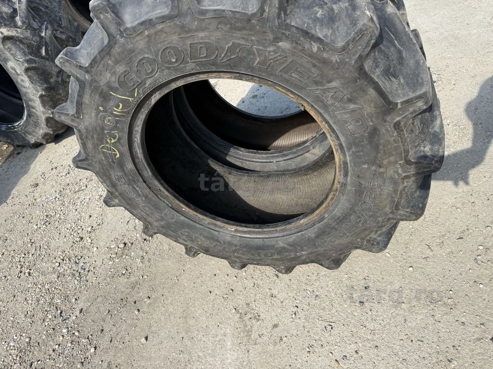 320/70r20 goodyear 4