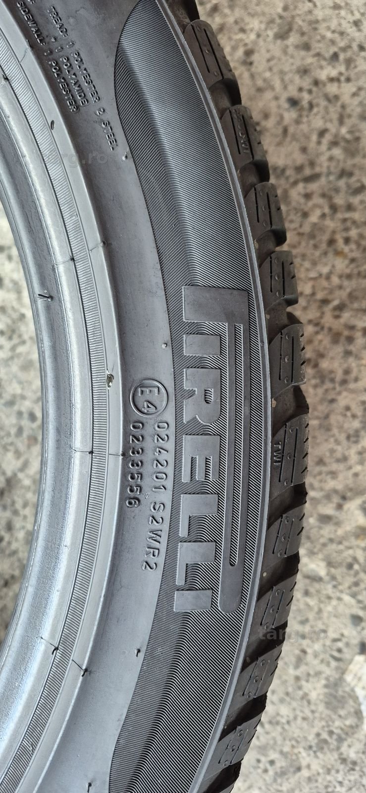 4 anvelope iarna Pirelli 235/45/18.Pretul este pe bucata. 4