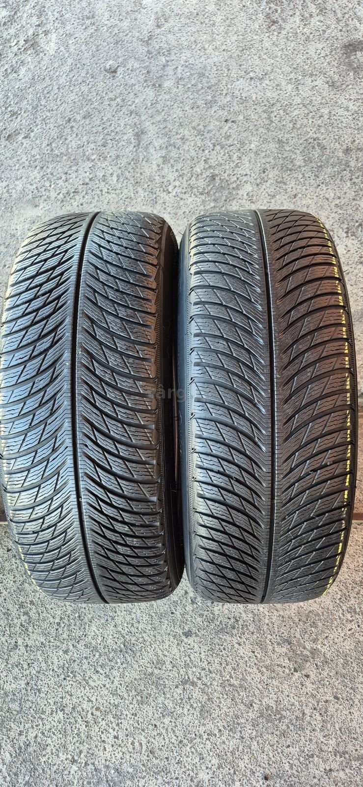 4 anvelope iarna Michelin 215/55/18.Pretul este pe bucata. 2