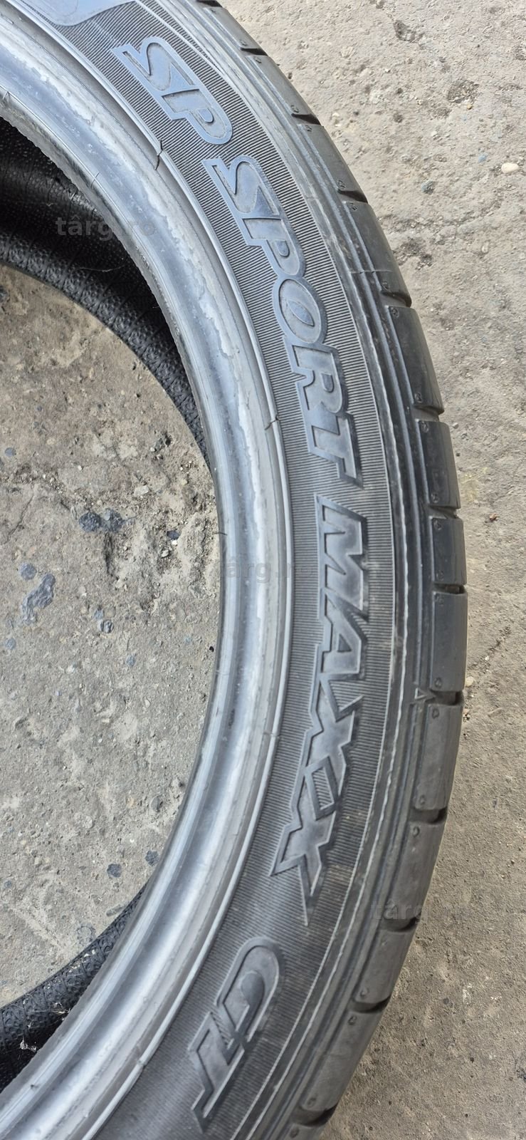 4 anvelope vara Dunlop 265/ 40/ 21.Pret/bucata 5