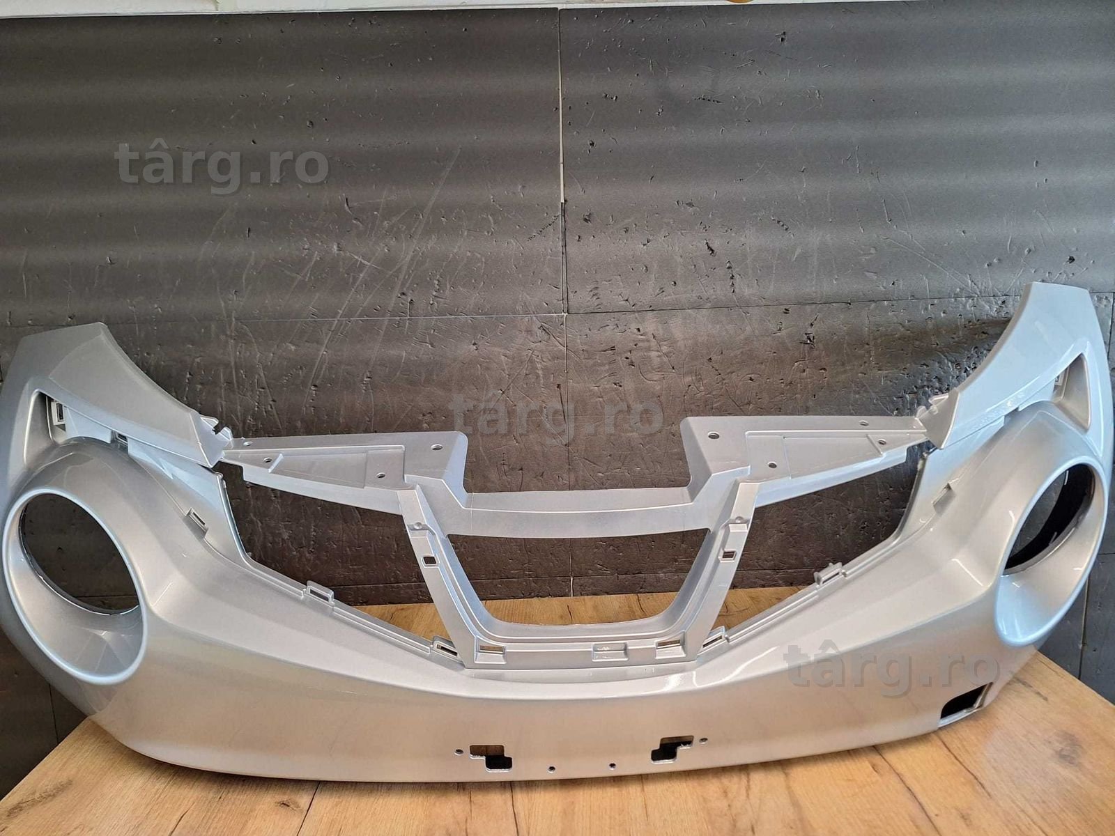 Bara Fata Nissan Juke An 2010-2015 (Gri Deschis))