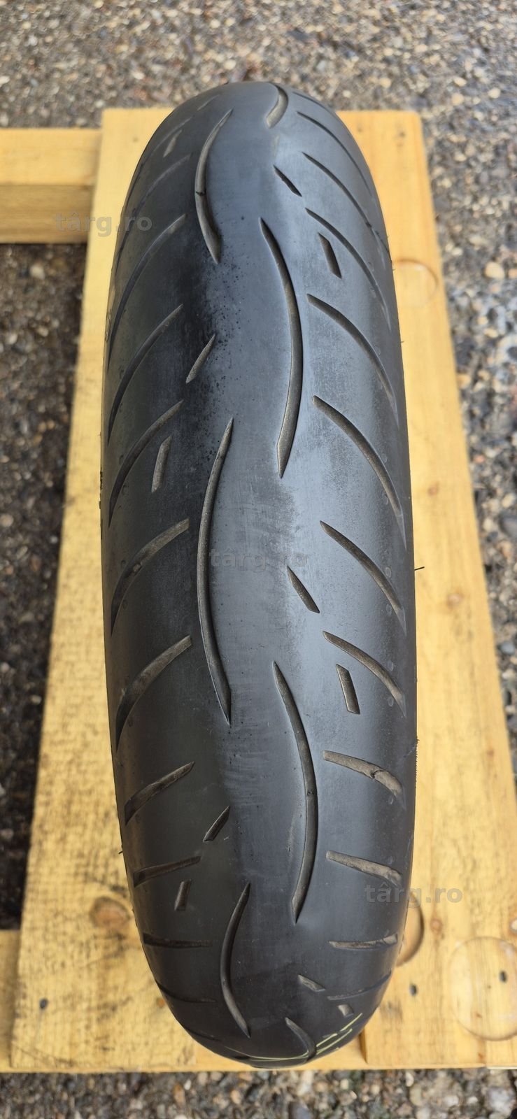 O anvelopa moto fata ca noua Metzeler 120/70ZR17 M/C. 2