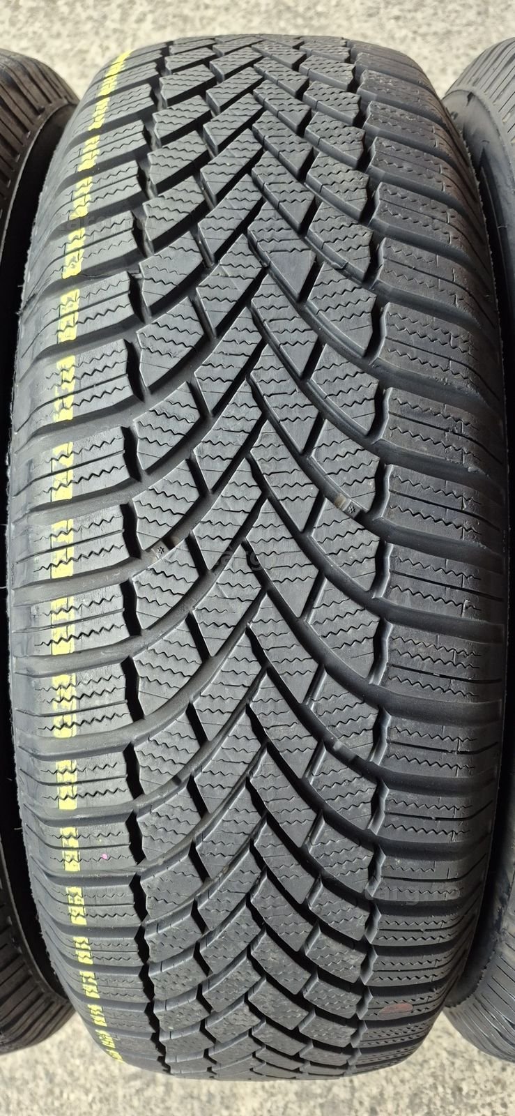 4 anvelope iarna Bridgestone 235/65/18.Pretul este pe bucata. 3