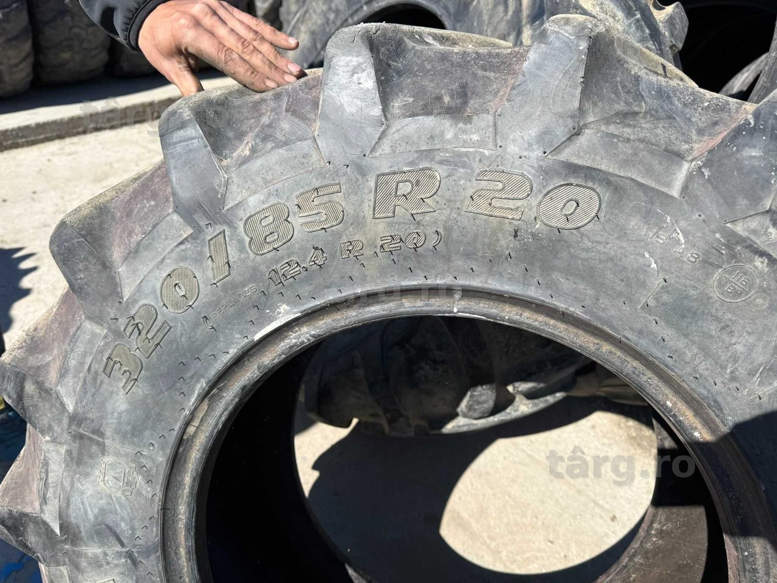 Cauciuc 12.4 R20 Pirelli 2