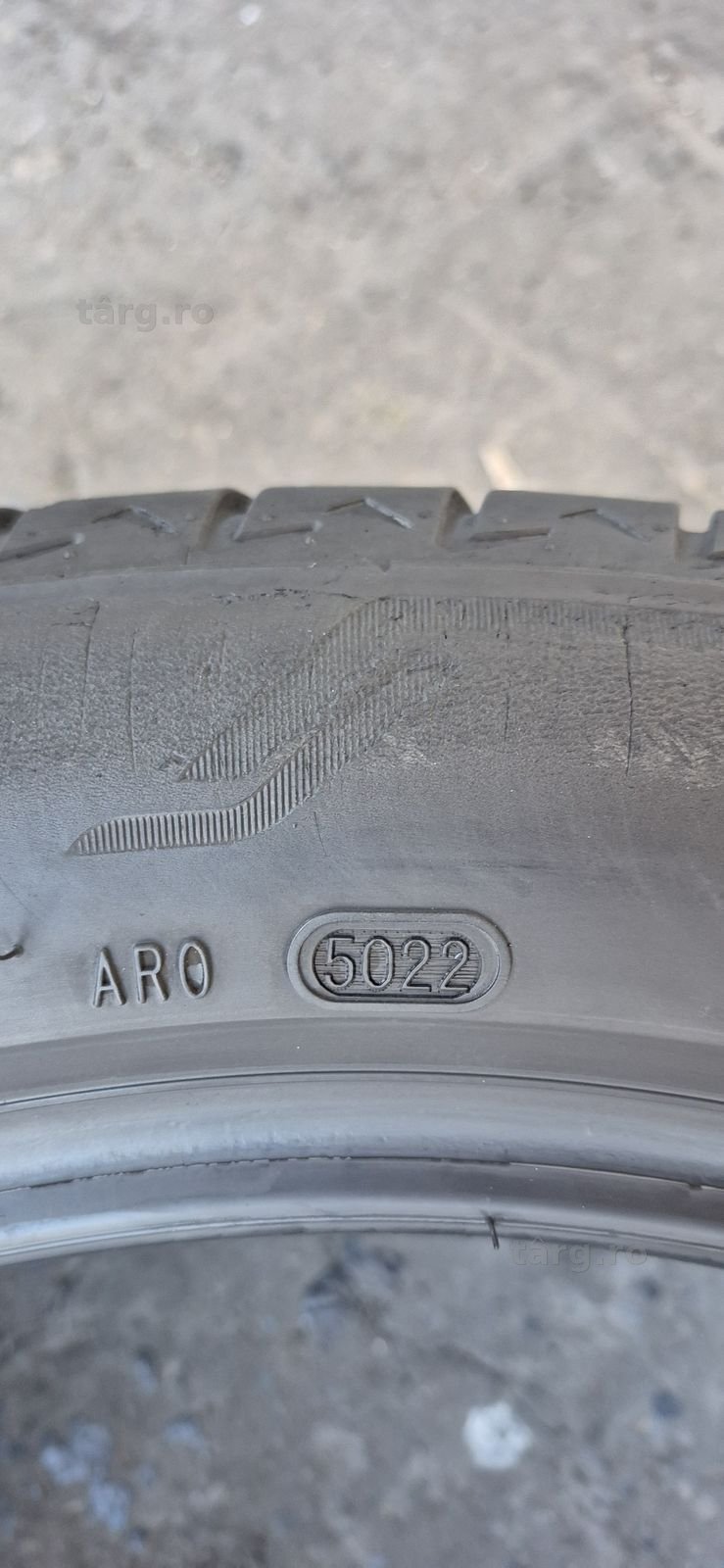 2 anvelope vara runflat Bridgestone 305/40/20,dot 2022.Pret/bucata 6