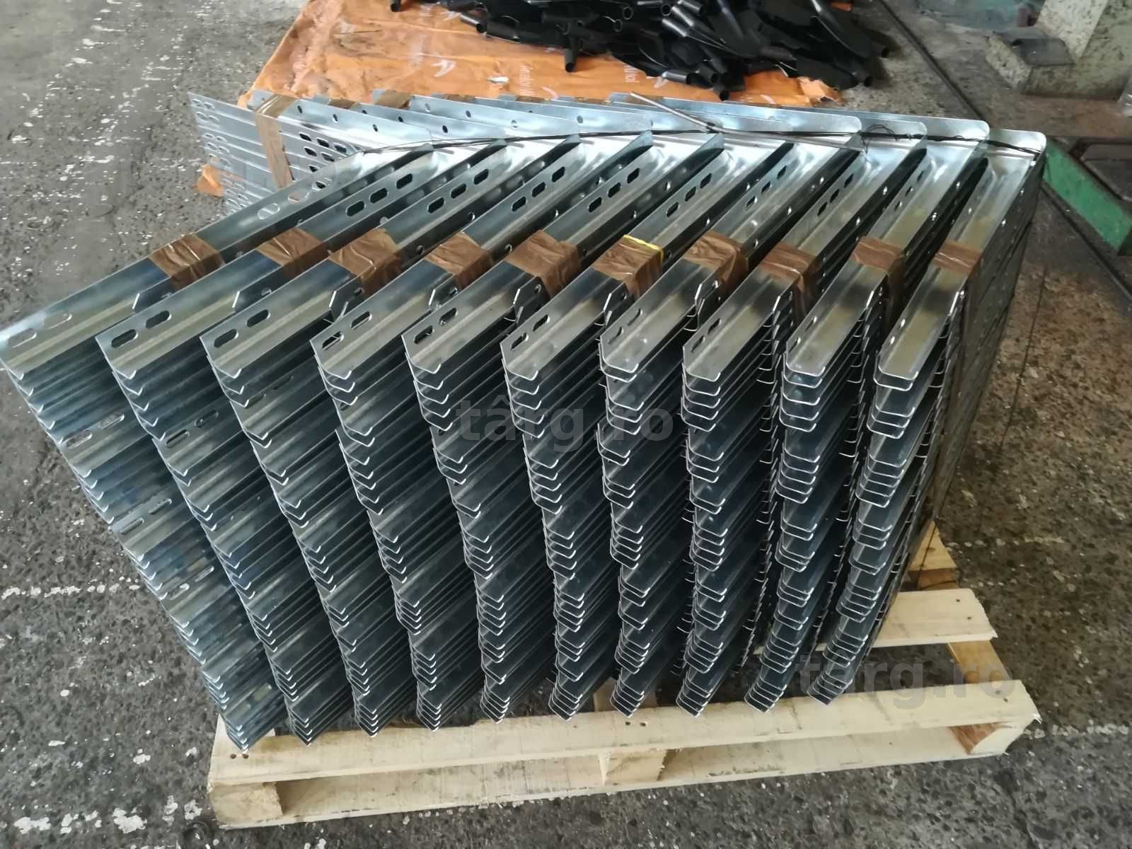 370mm x 500mm Suport aparat aer cond. ZINCAT/ALB