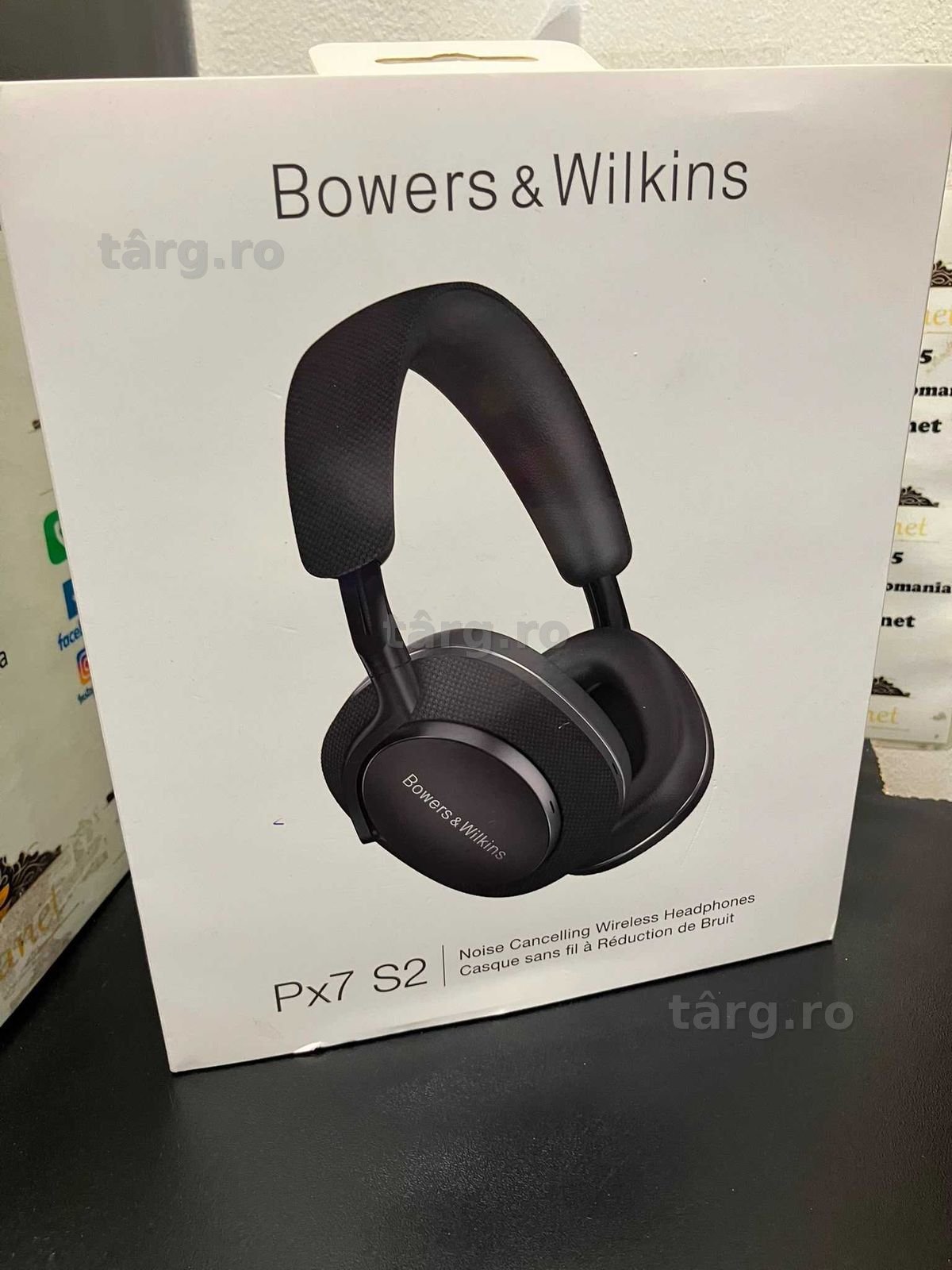 Hope Amanet P3 Casti Bowers & Wilkins PX7 S2