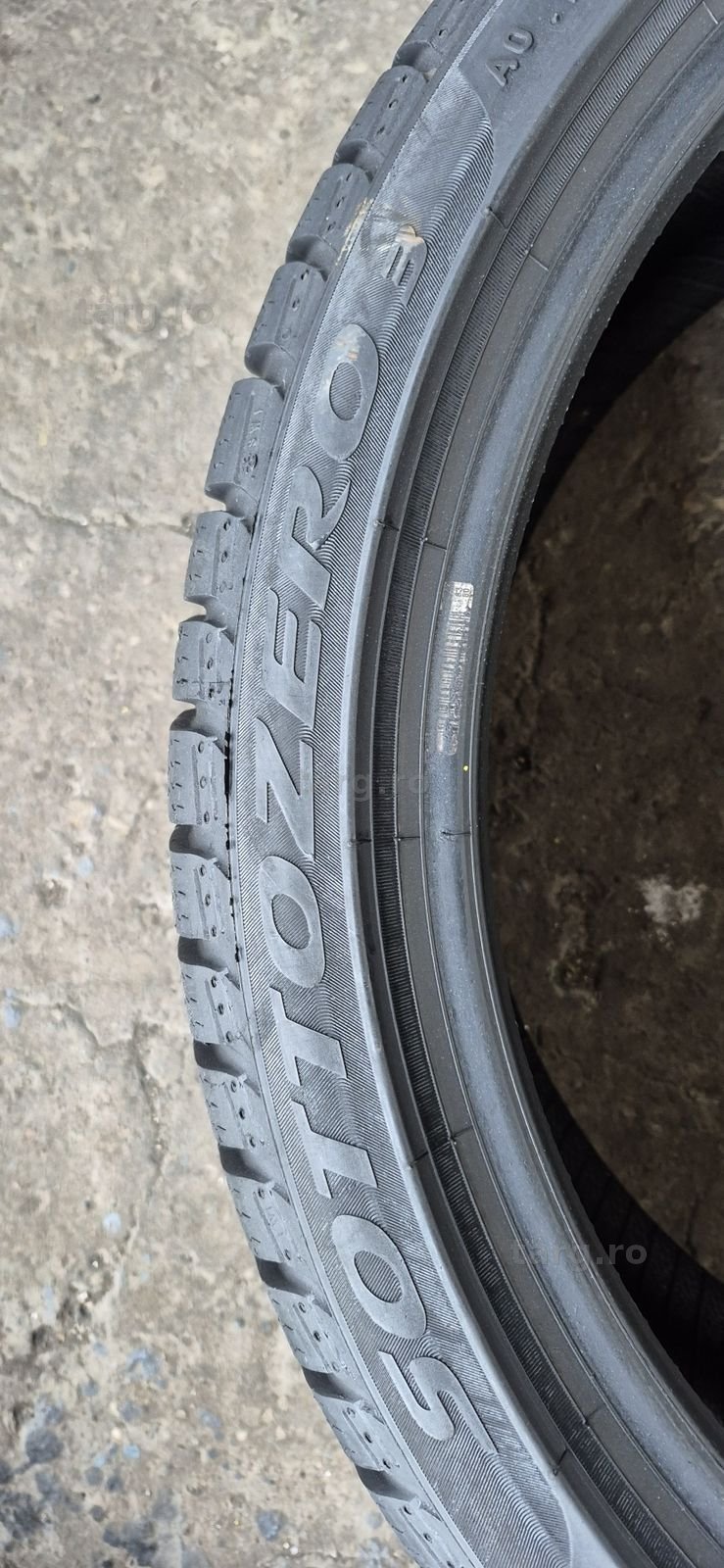 4 anvelope iarna ca noi Pirelli 225/40/19.Pret/bucata. 5