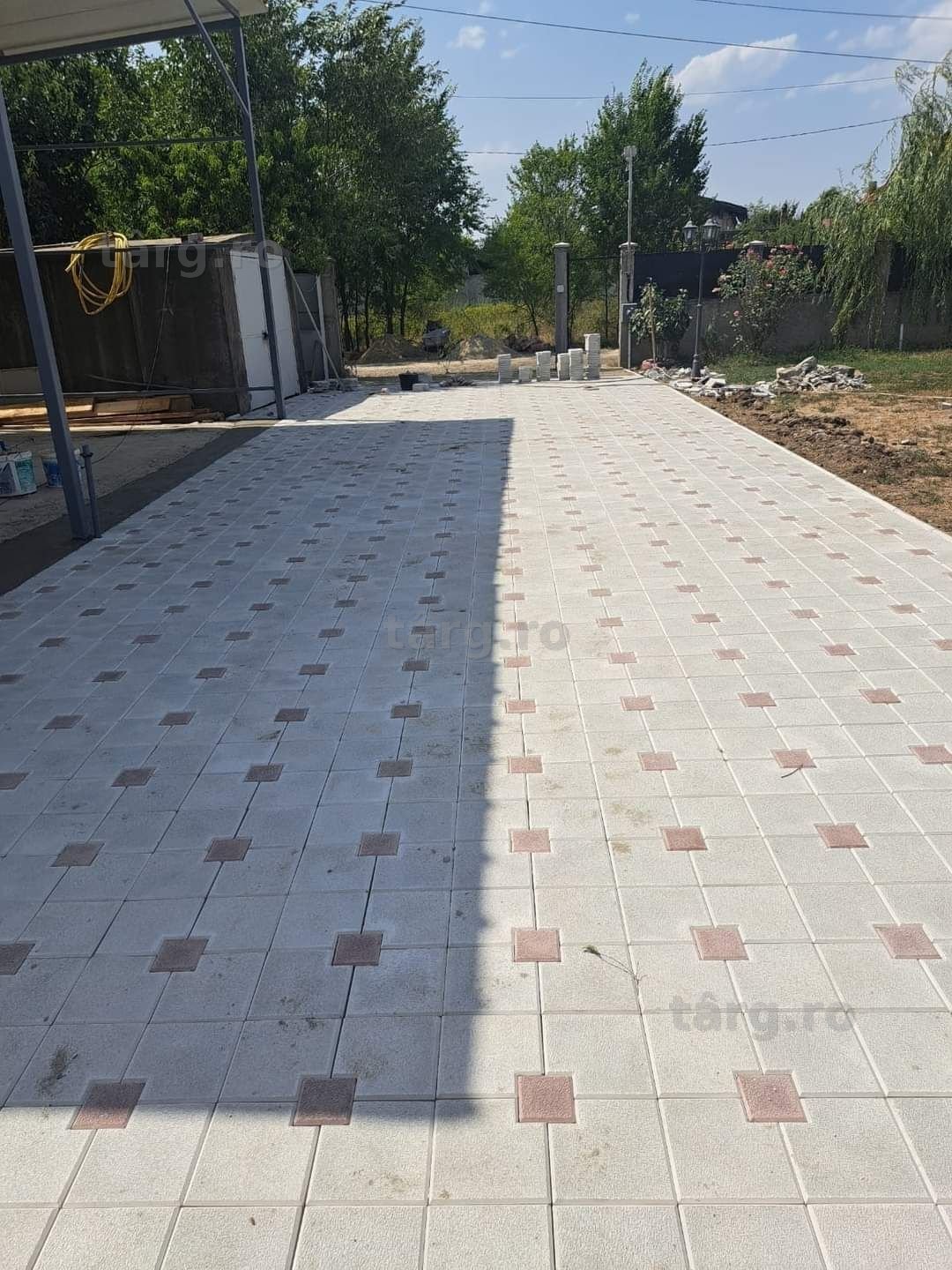 Pavaje si pavele din beton model Tetris Oferim montaj transport bordur