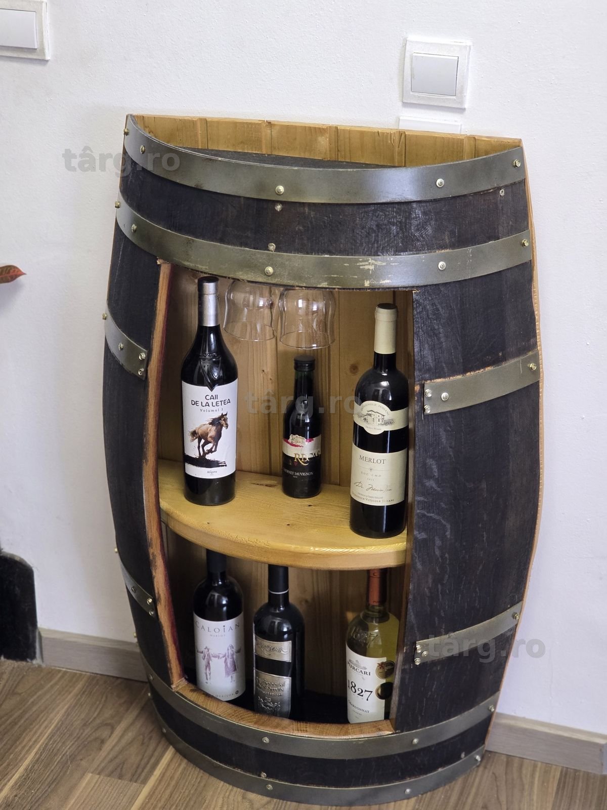 Butoi lemn cu raft interior ,minibar butoi