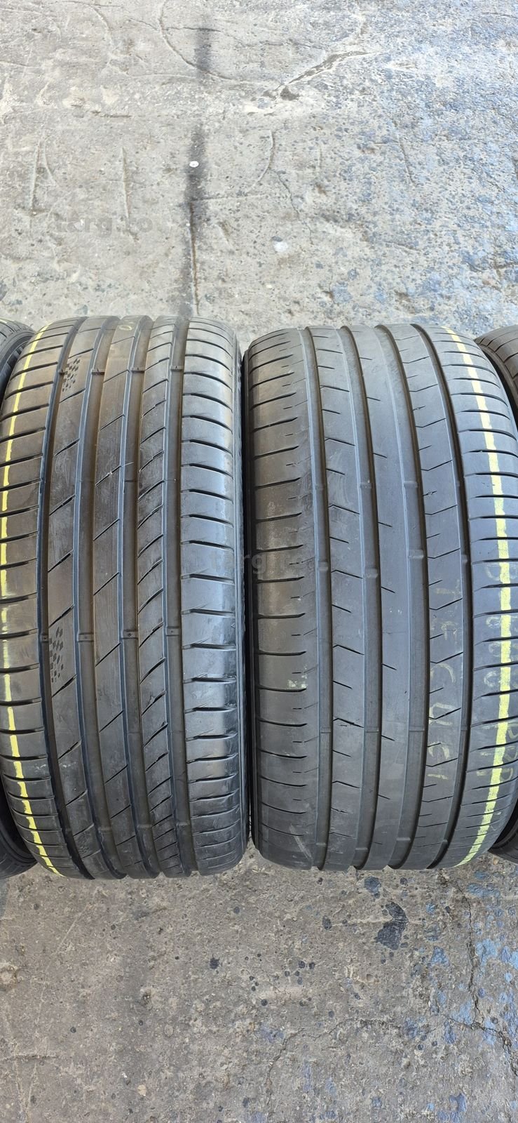 4 anvelope vara,fata Kumho 245/40/20,spate Toyo 275/35/20.Pretul este pe bucata. 2