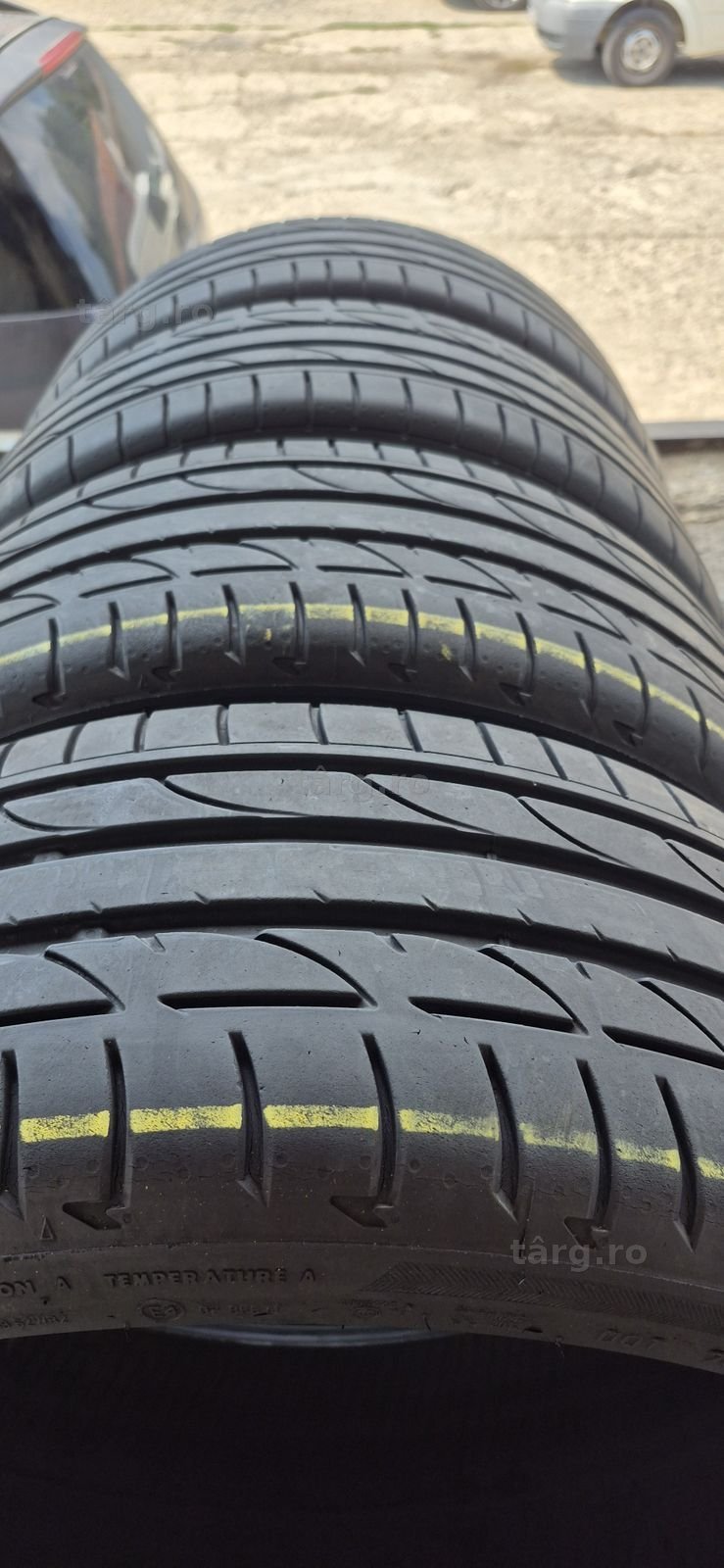 4 anvelope vara Bridgestone 225/40/19,dot 2022.Pretul este pe bucata. 4