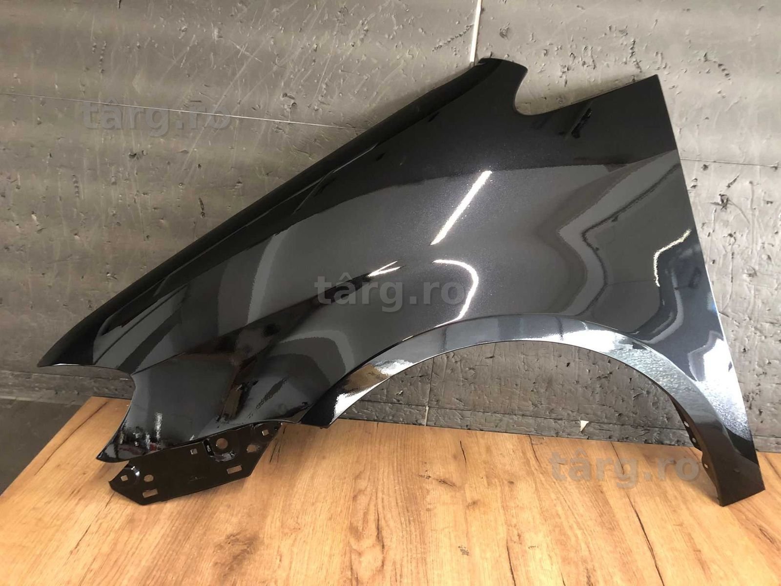 Aripa Fata Stanga VW Touran An 2007-2011 (LC9X (Negru))