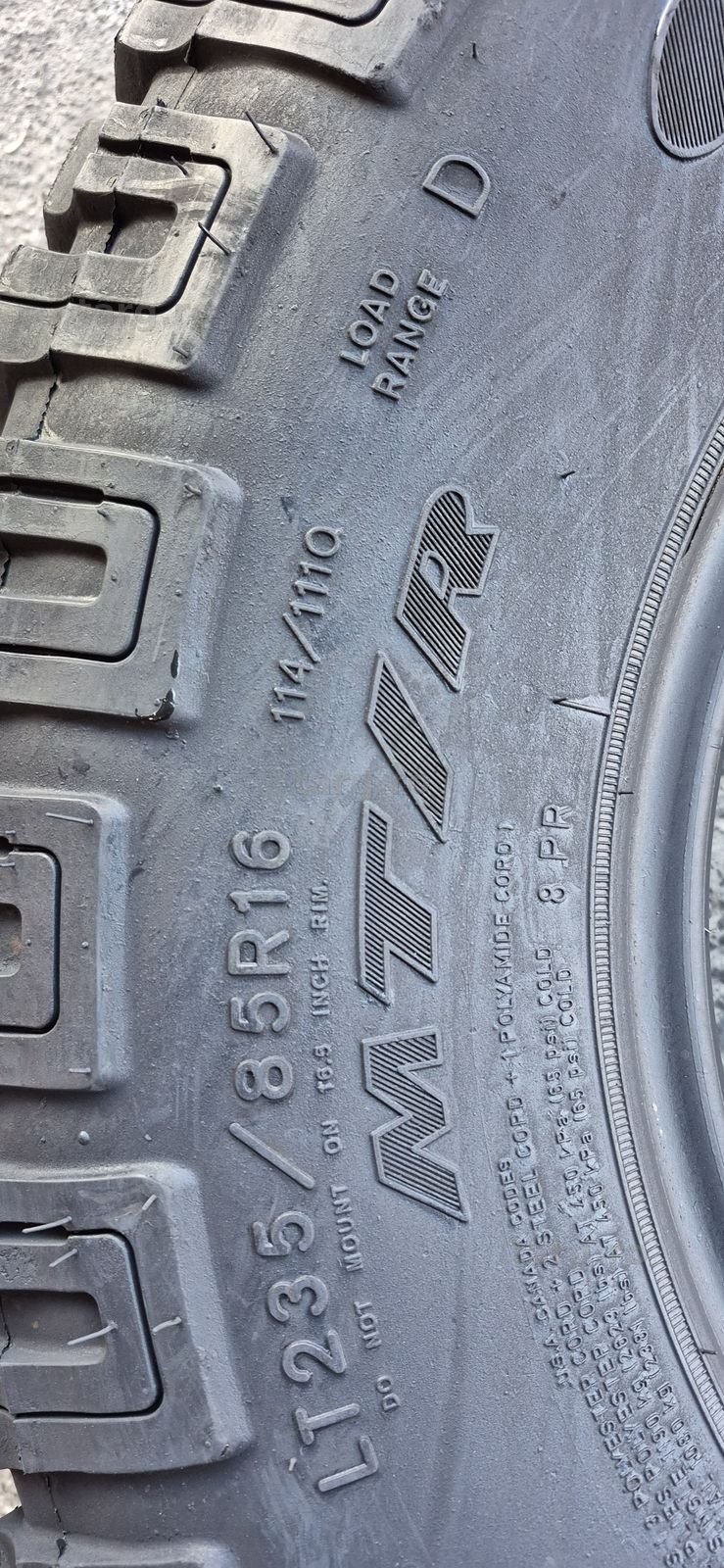 4 anvelope M+S M/T Goodyear 235/85/16.Pretul este pe bucata. 6