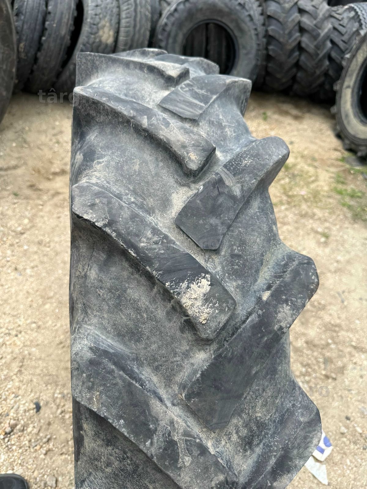 Anvelopa de tractor 11,2 R24