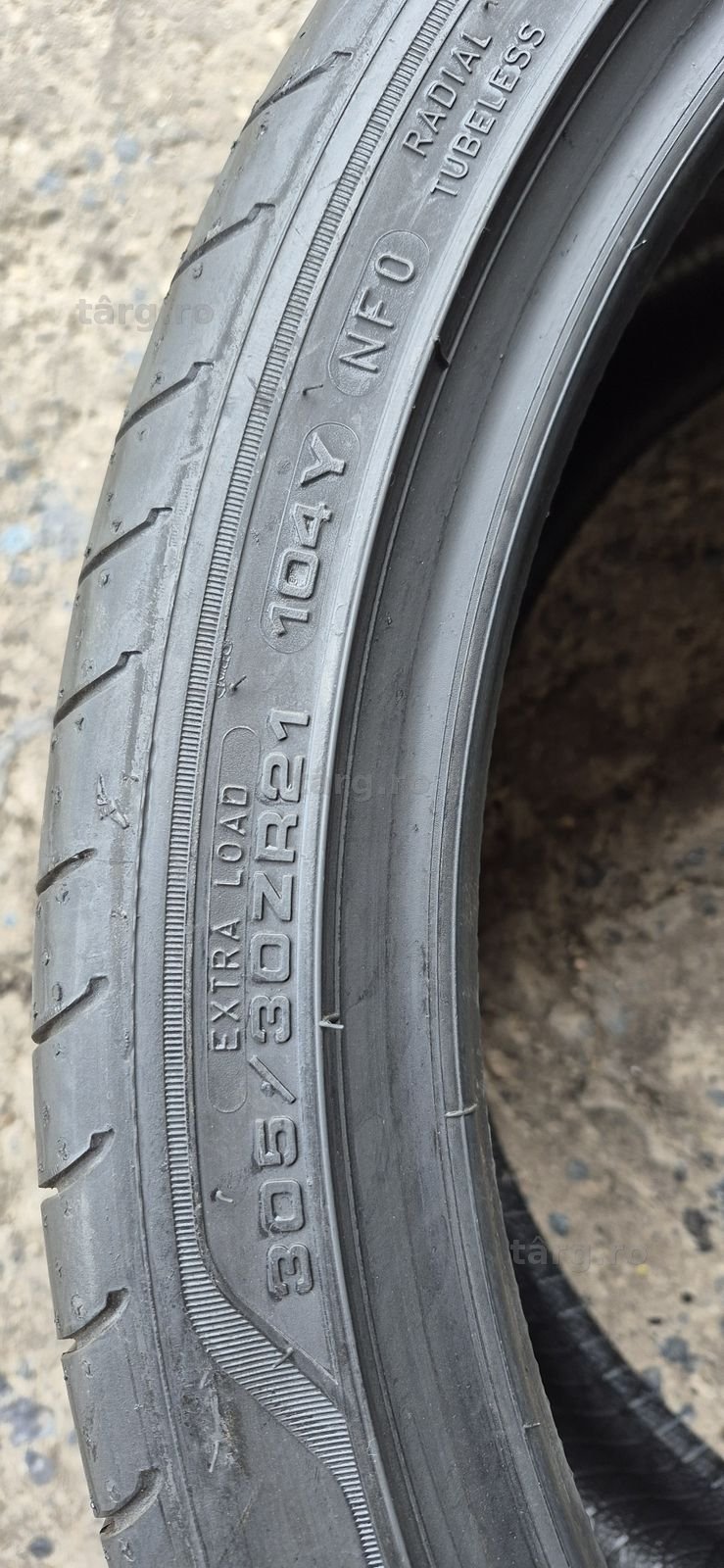 4 anvelope vara Goodyear,fata 265/35/21,spate 305/30/21.Pretul este pe bucata. 6