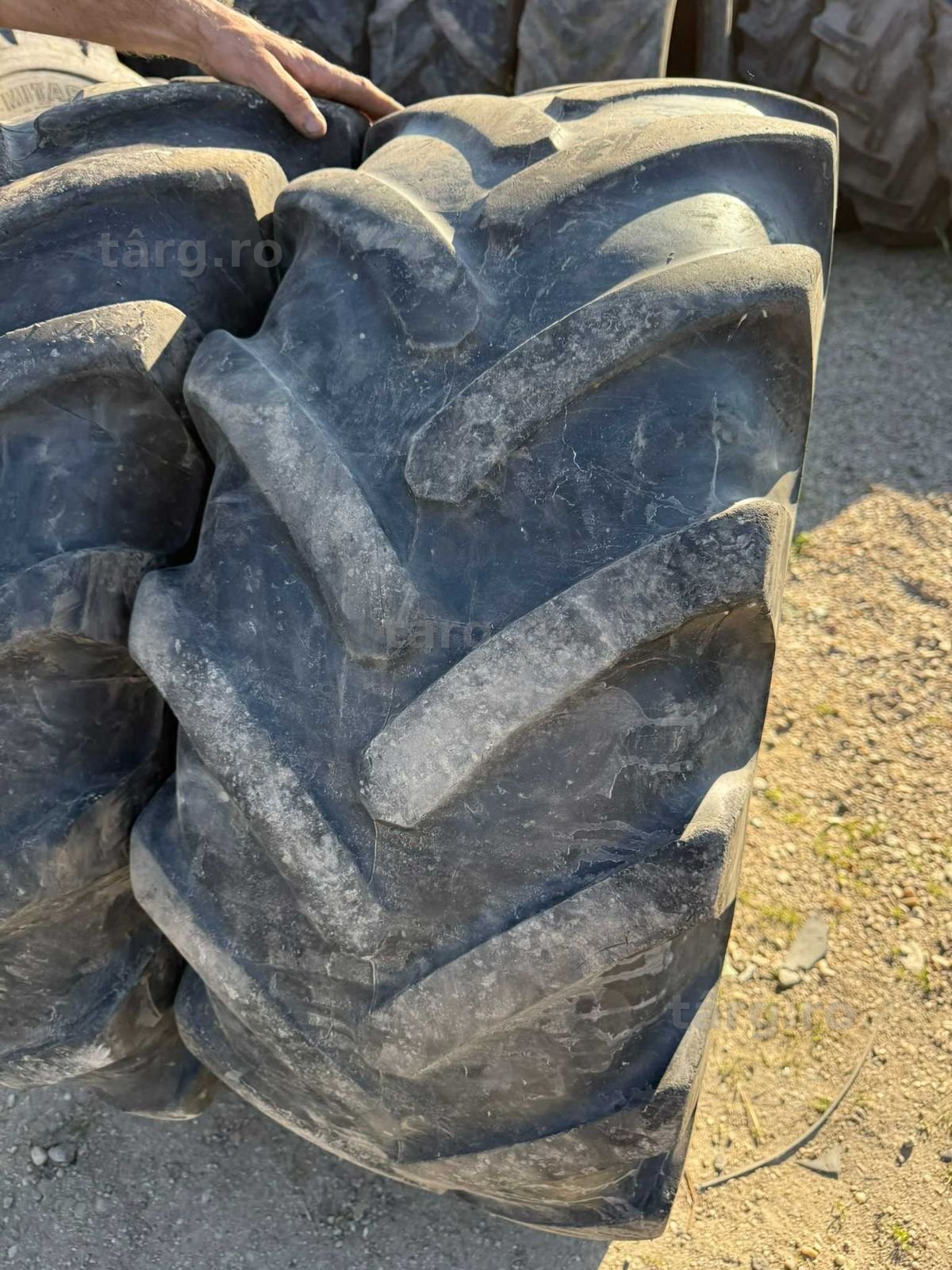 Anvelope 405/70 R20 5