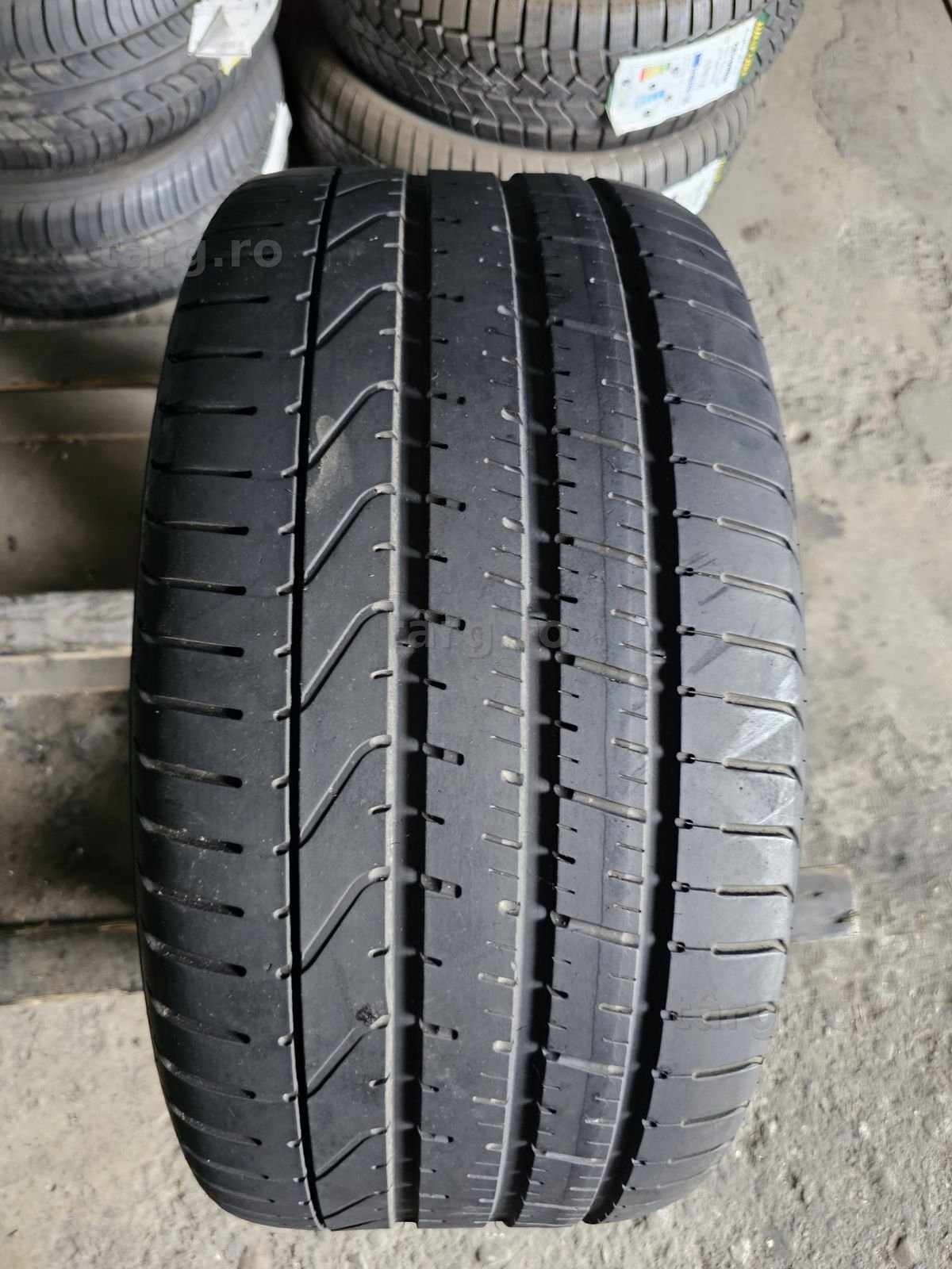 1 anvelopa vara 275 35 20 Pirelli Runflat
