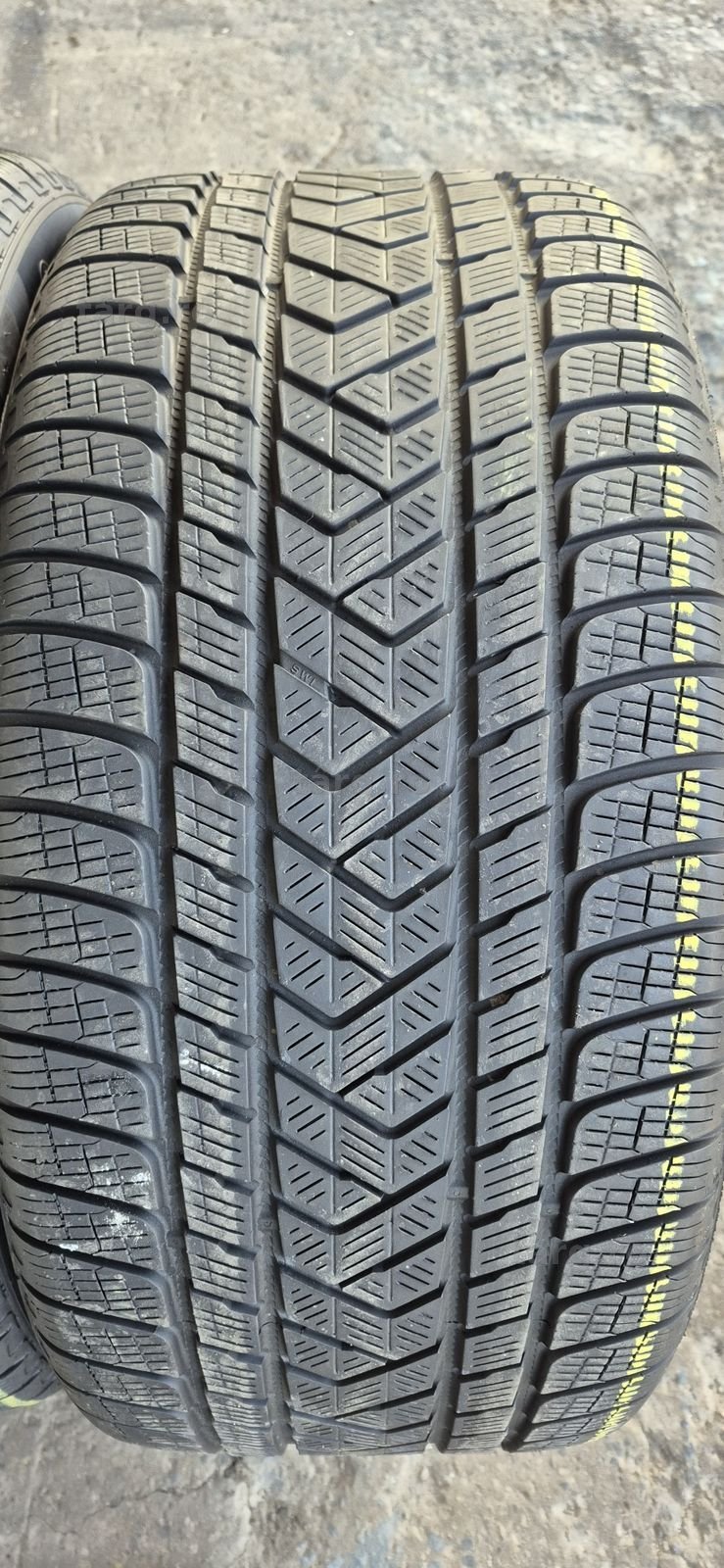 4 anvelope iarna Pirelli 295/40/21.Pretul este pe bucata. 3