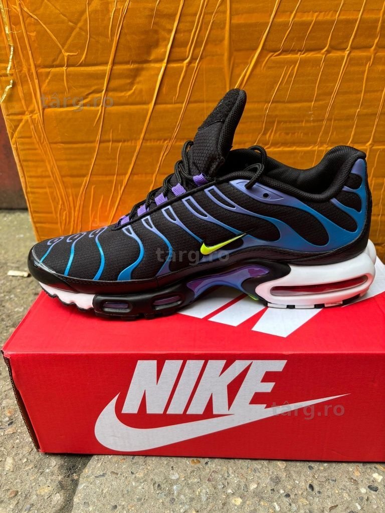 Nike air max plus kaomoji 2