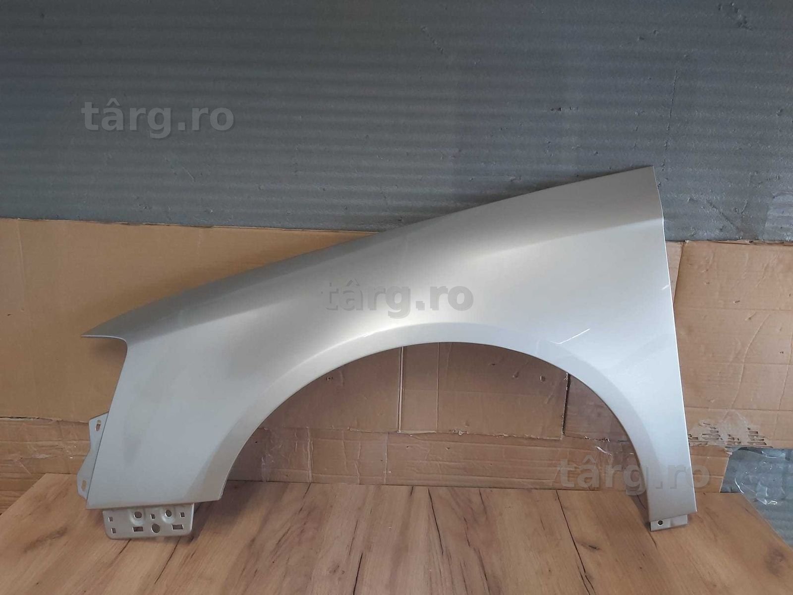 Aripa Fata Stanga VW Passat B6 An 2005-2011 (LD1W (Auriu))