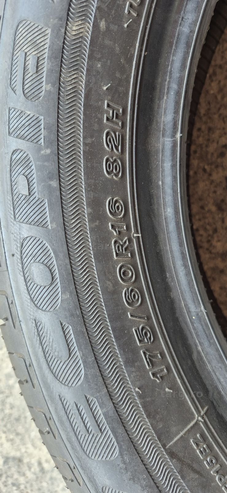 4 anvelope vara noi Bridgestone 175/60/16.Pretul este pe bucata. 6