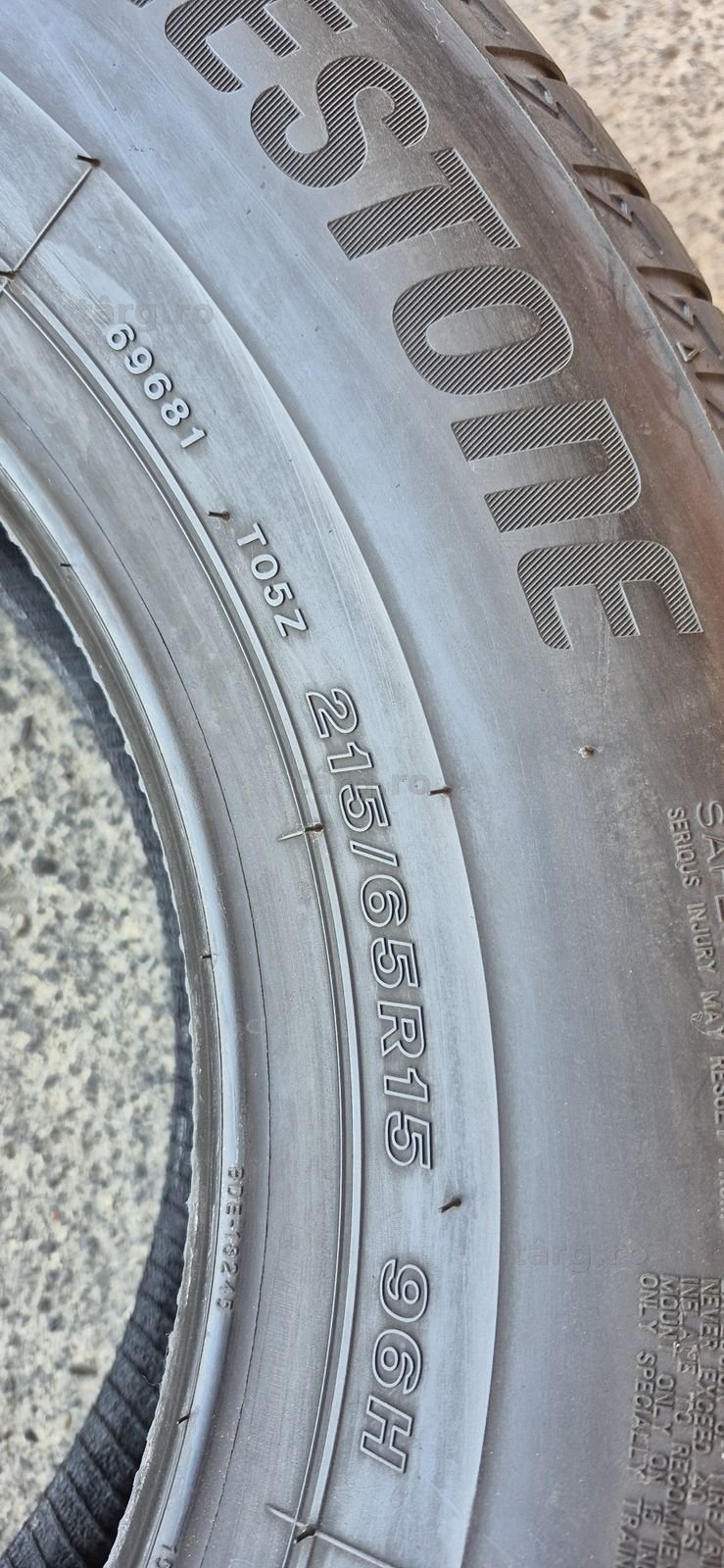 2 anvelope vara noi Bridgestone 215/65/15.Pretul este pe bucata. 5