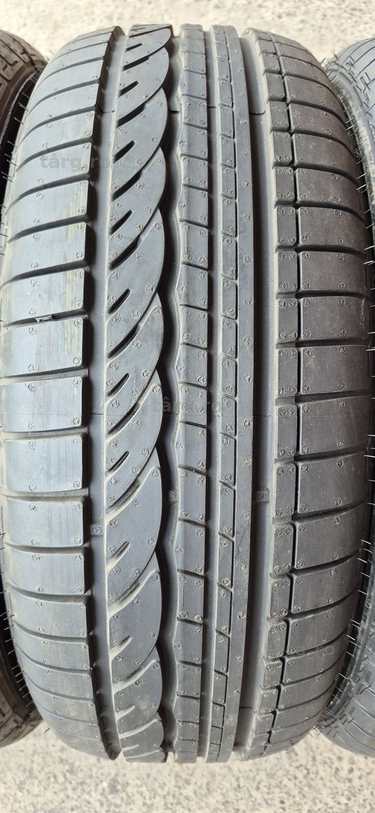 4 anvelope vara noi Dunlop 195/50/16.Pretul este pe bucata. 3