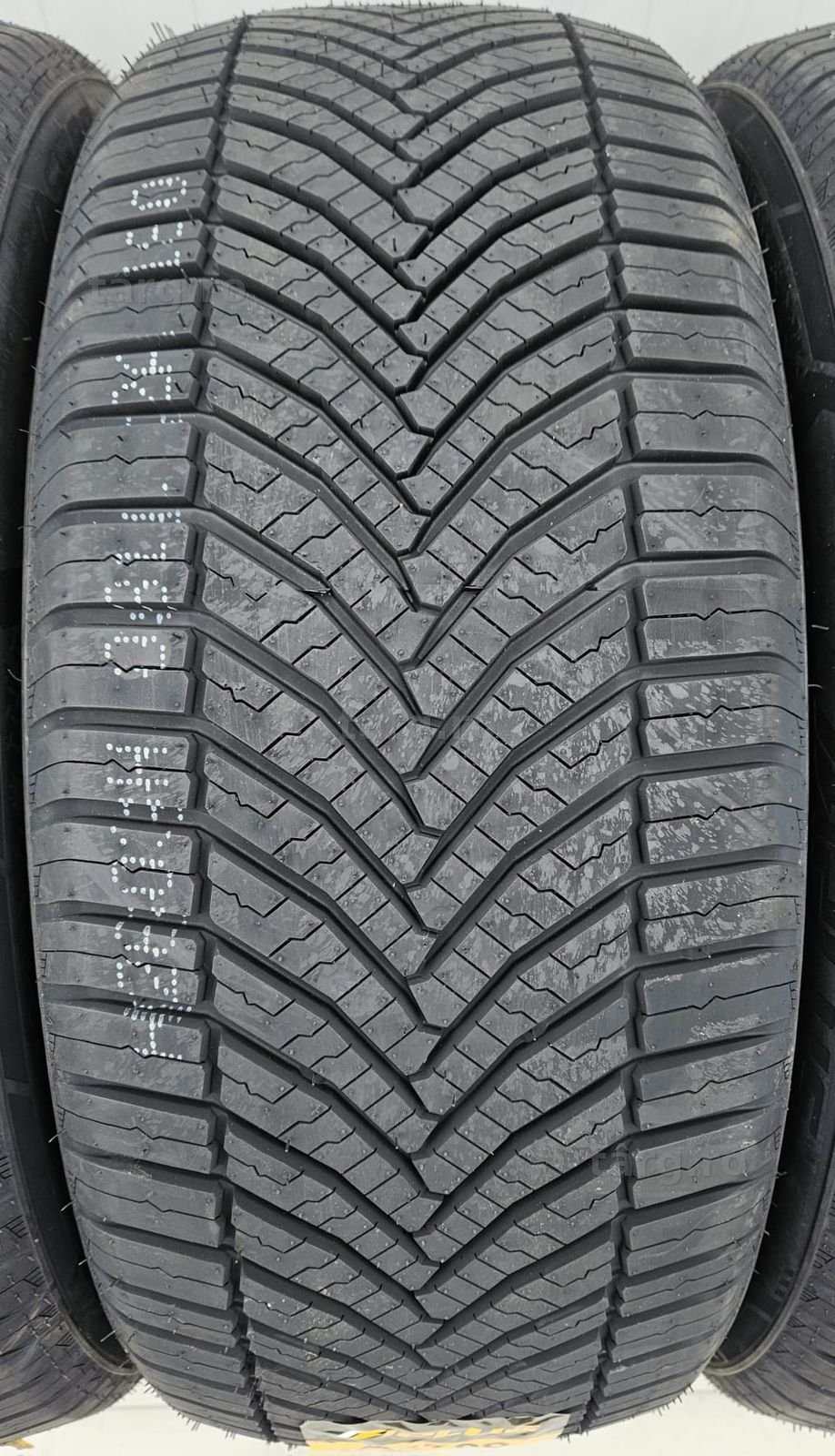 245/45 R19, 102W XL, APLUS, Anvelope mixte M+S, protectie janta 3