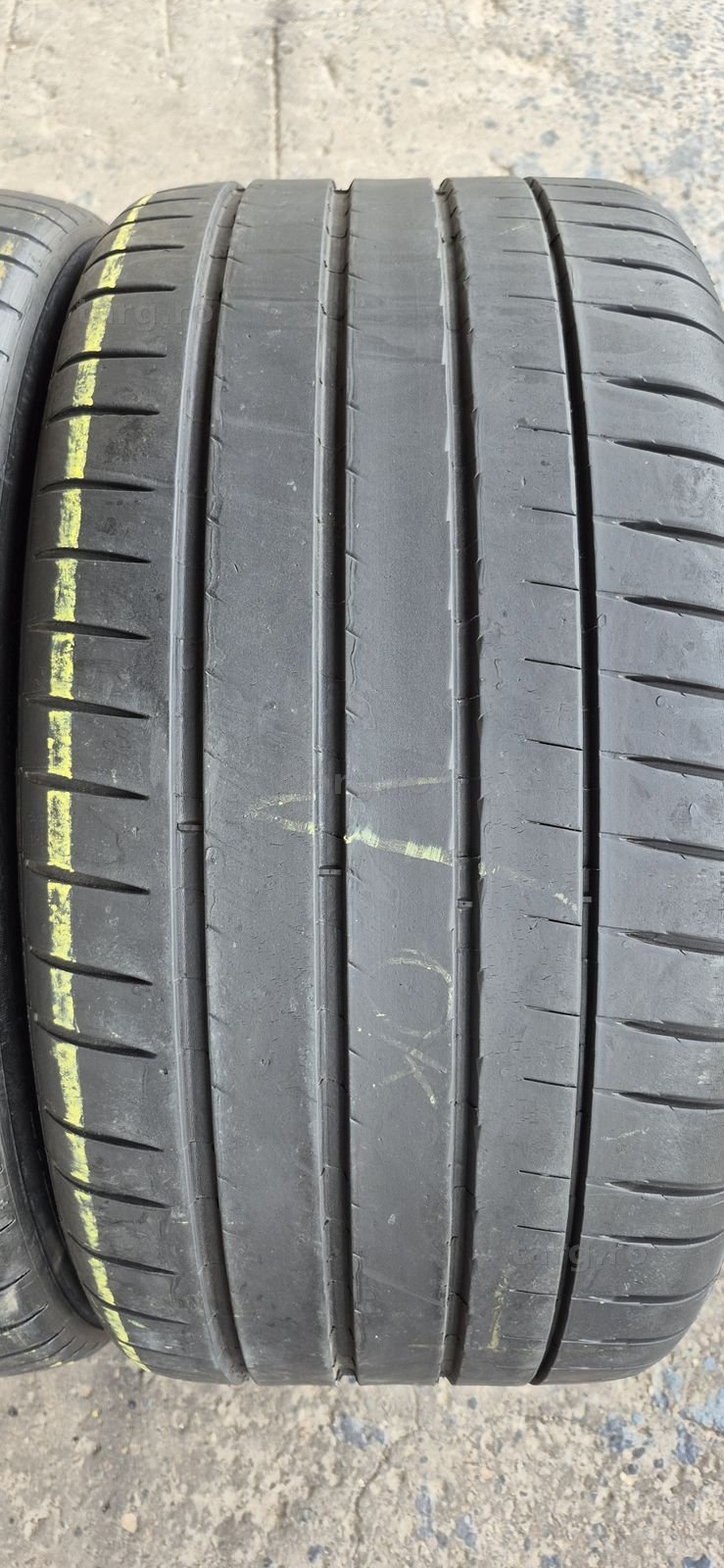 4 anvelope vara Michelin,fata 245/45/19,spate 275/40/19.Pretul este pe bucata. 3