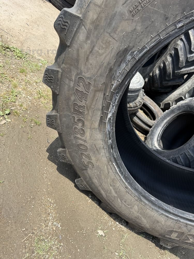 520/85r42 bkt 8