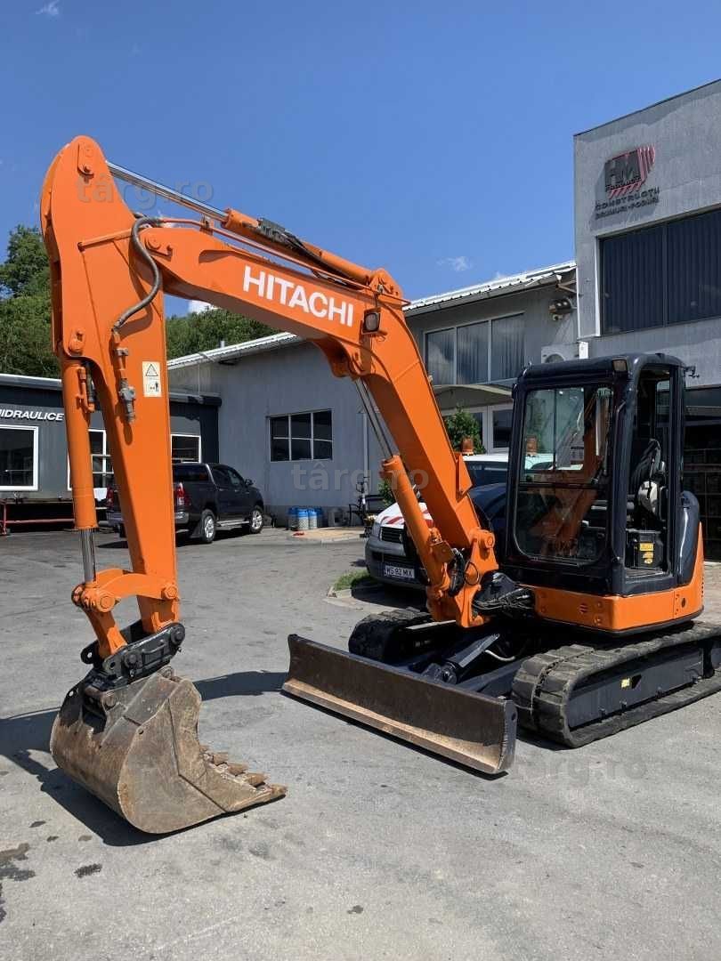 Excavator pe Senile Cauciuc 6 tone Hitachi Zaxis Anul fabricatiei 2012