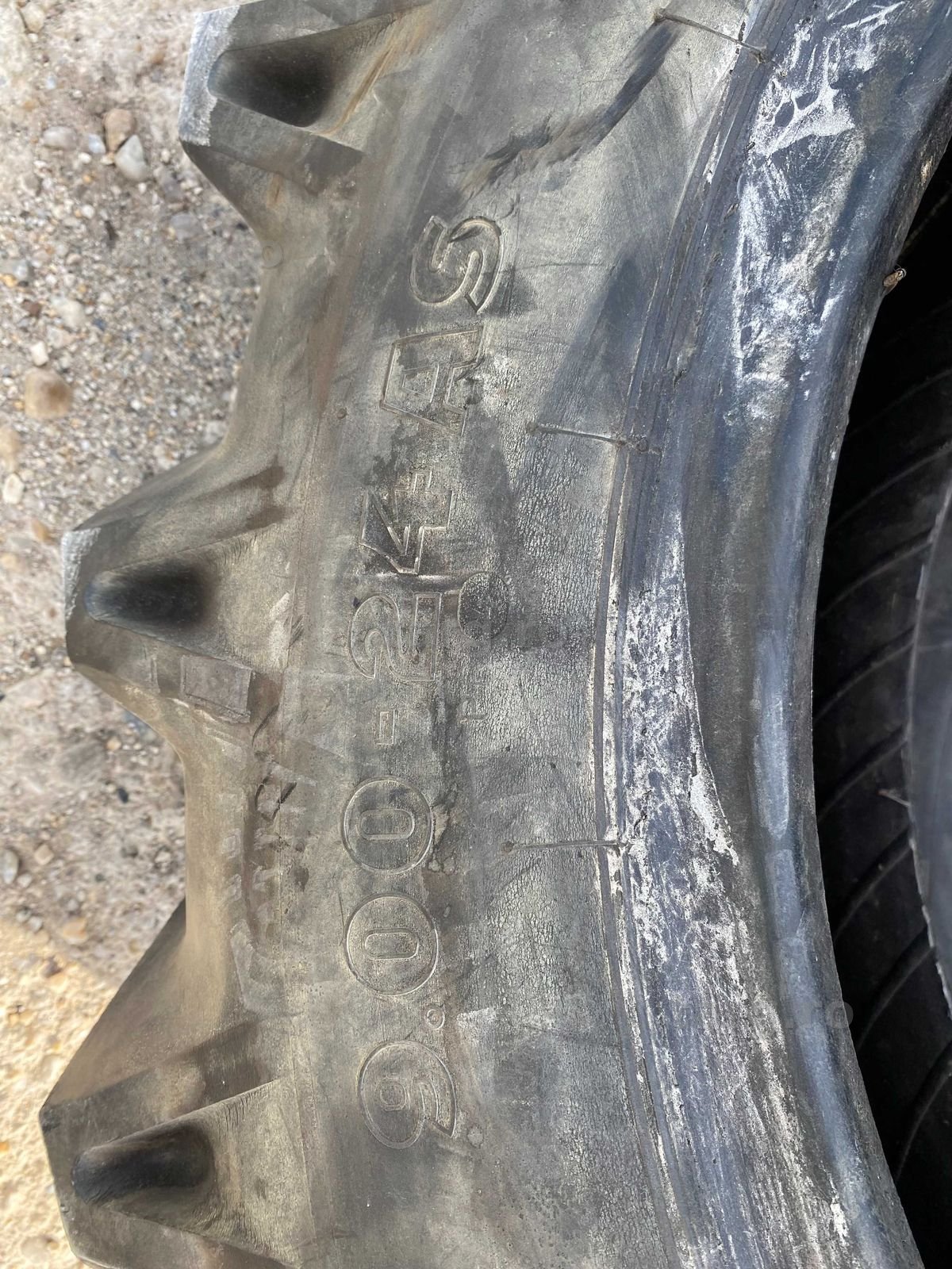 cauciuc 900 R24 Semperit 2