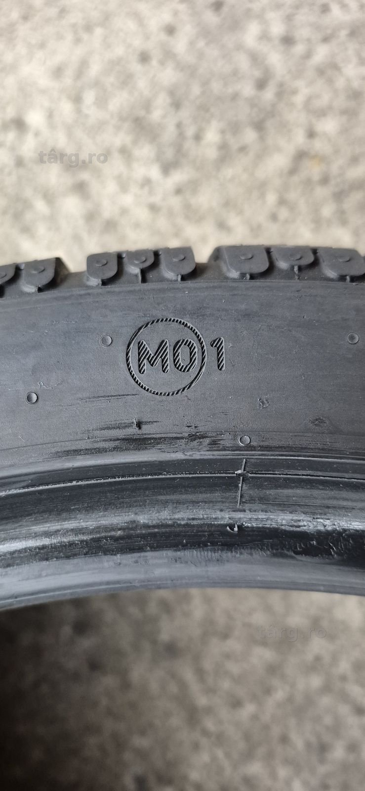 2 anvelope iarna Pirelli 315/30/21.Pretul este pe bucata 7