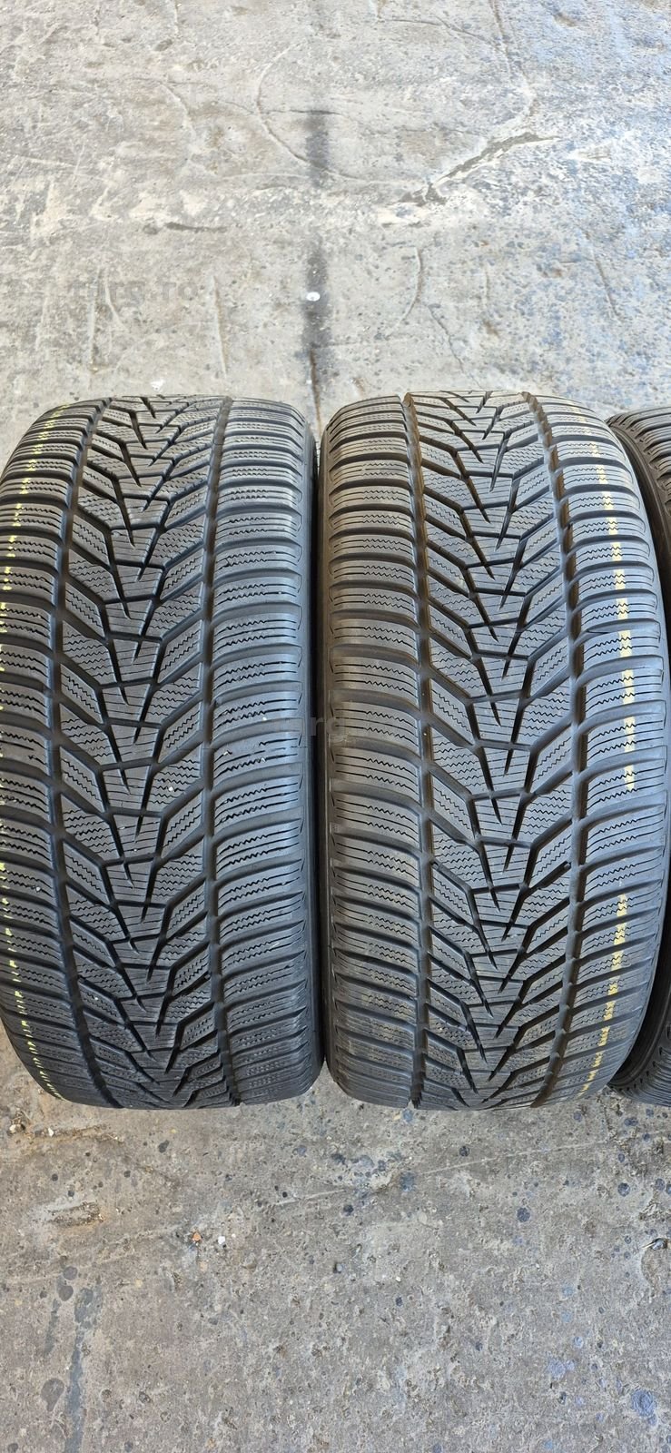 4 anvelope iarna ca noi Hankook,fata 245/40/19,spate 275/35/19.Pretul este pe bucata. 2