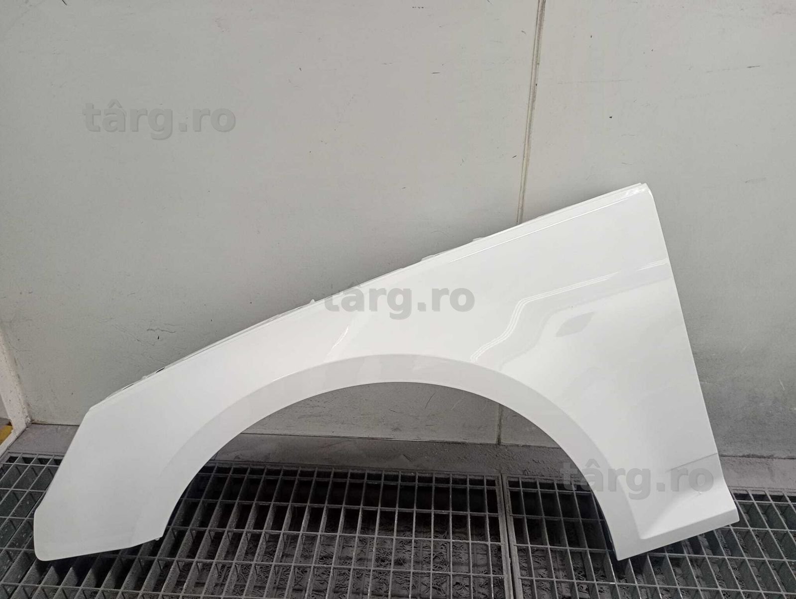 Aripa Fata Stanga Audi A4 B9 An 2015-2018 (LY9C (Alb))