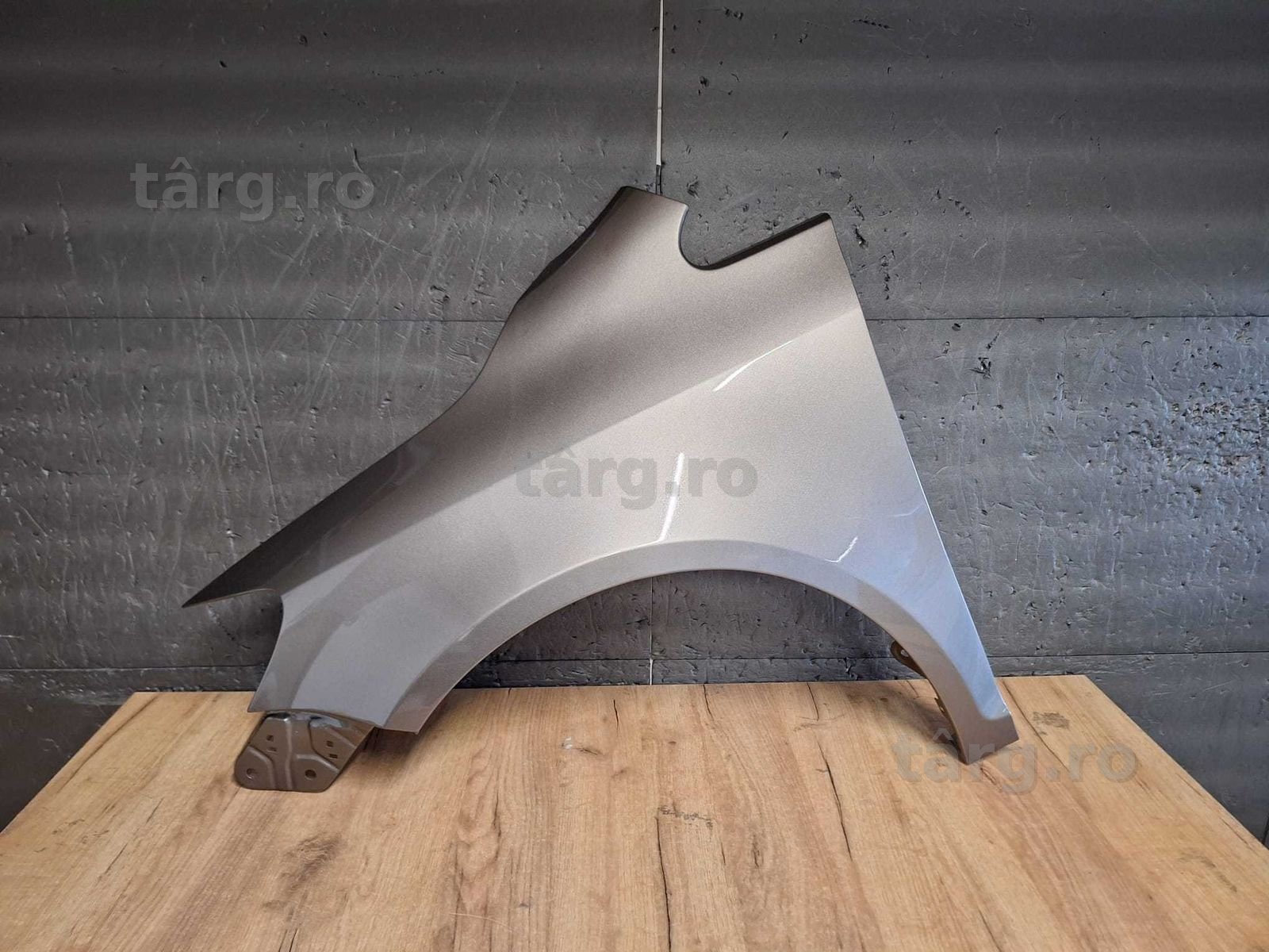 Aripa Fata Stanga VW Golf 5 V Plus 2005-2009 (LA8X (Maro))