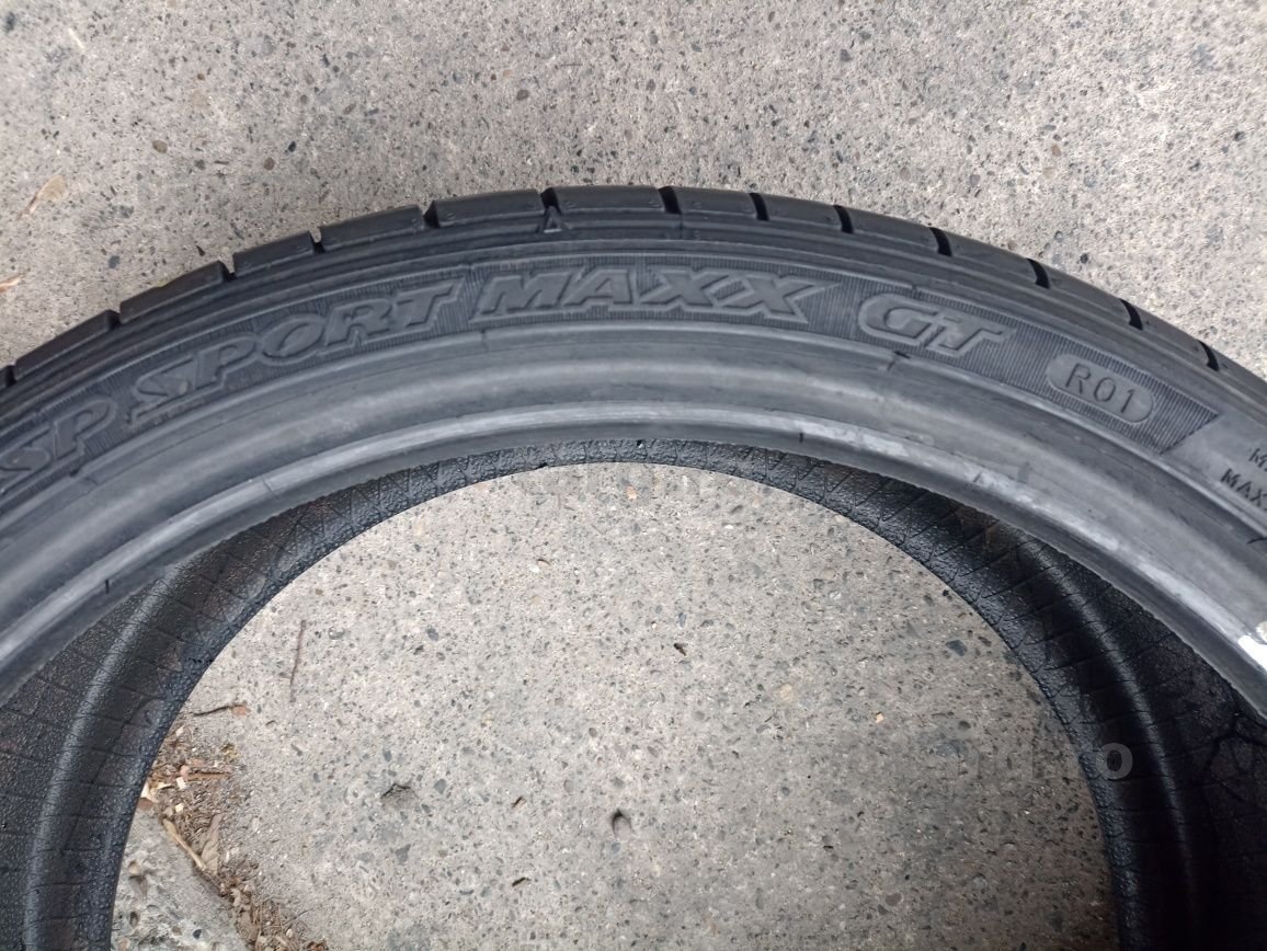 2 anvelope de vara Dunlop ca si noi 265/30 R20 5
