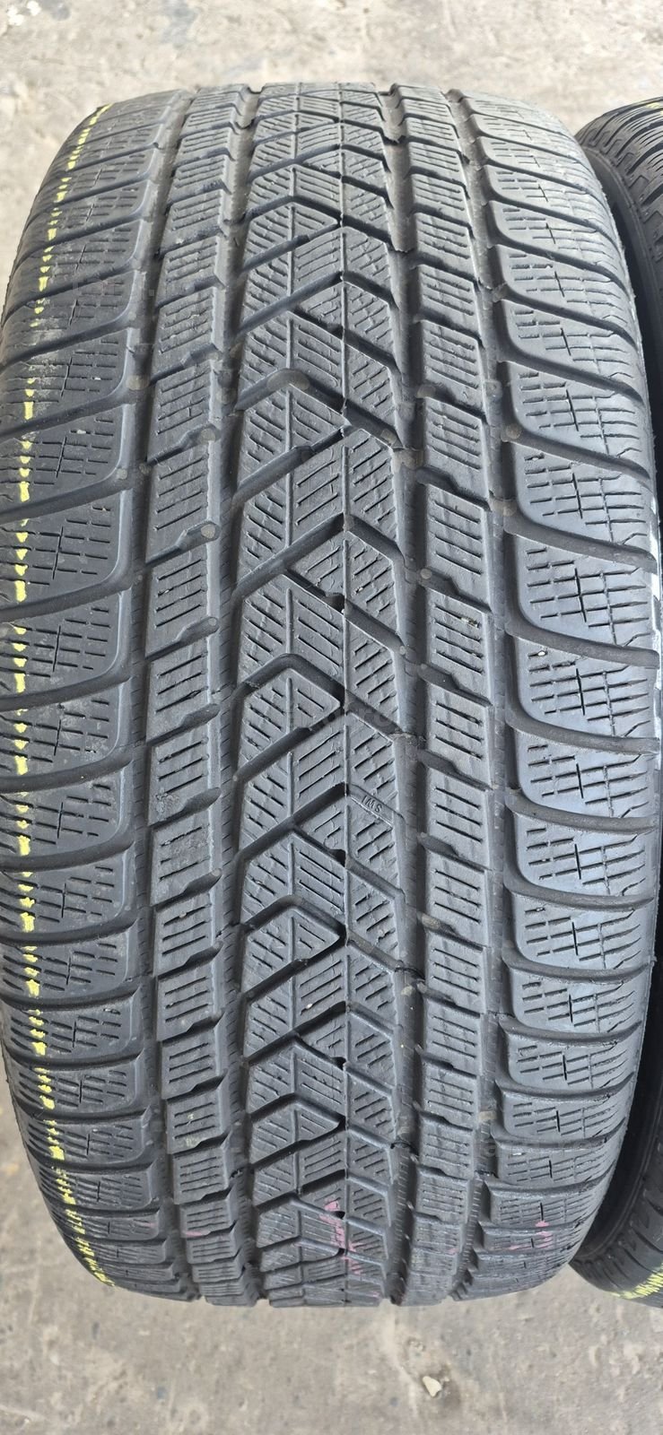 4 anvelope iarna runflat Pirelli 285/45/21.Pretul este pe bucata. 3