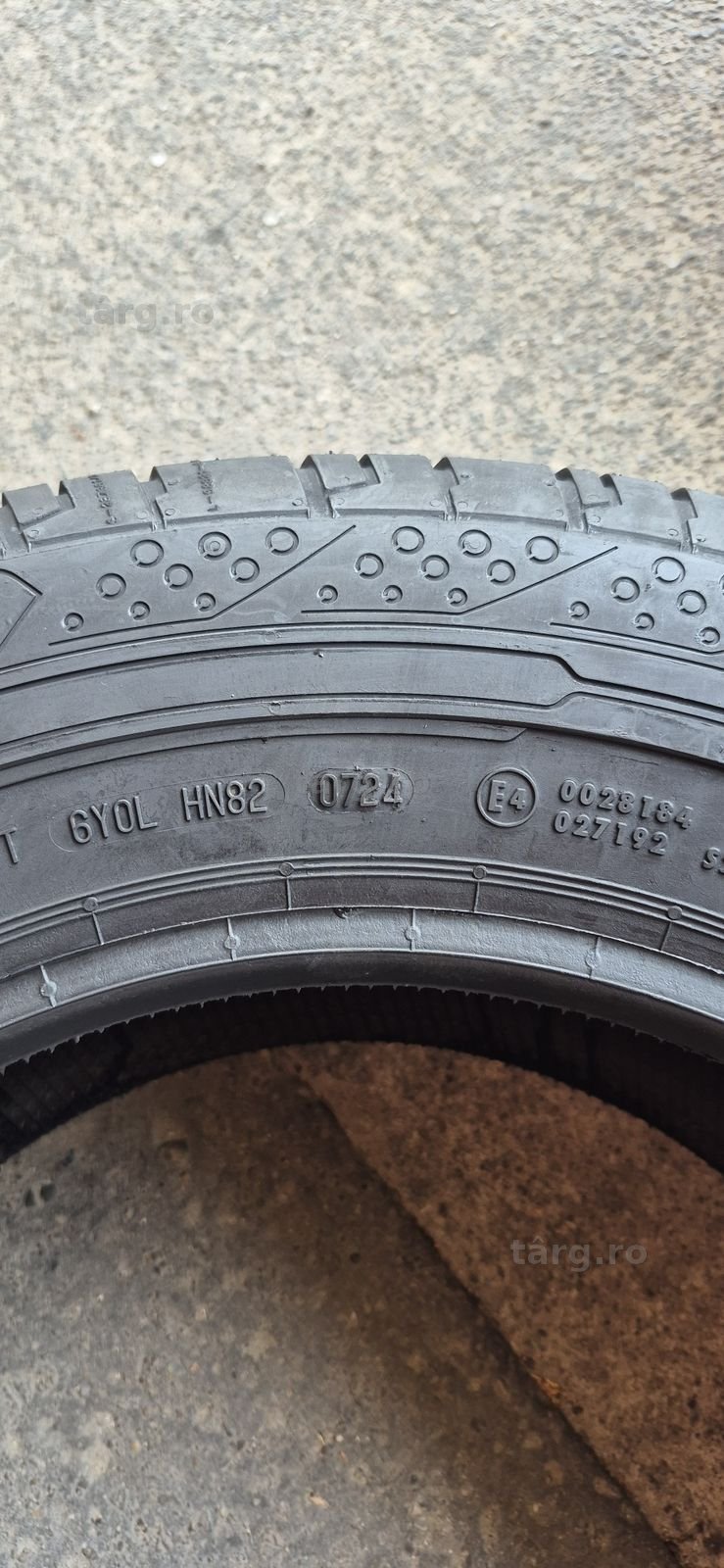 4 anvelope vara noi Continental 215/65/16C,dot 2024.Pretul este pe bucata. 7