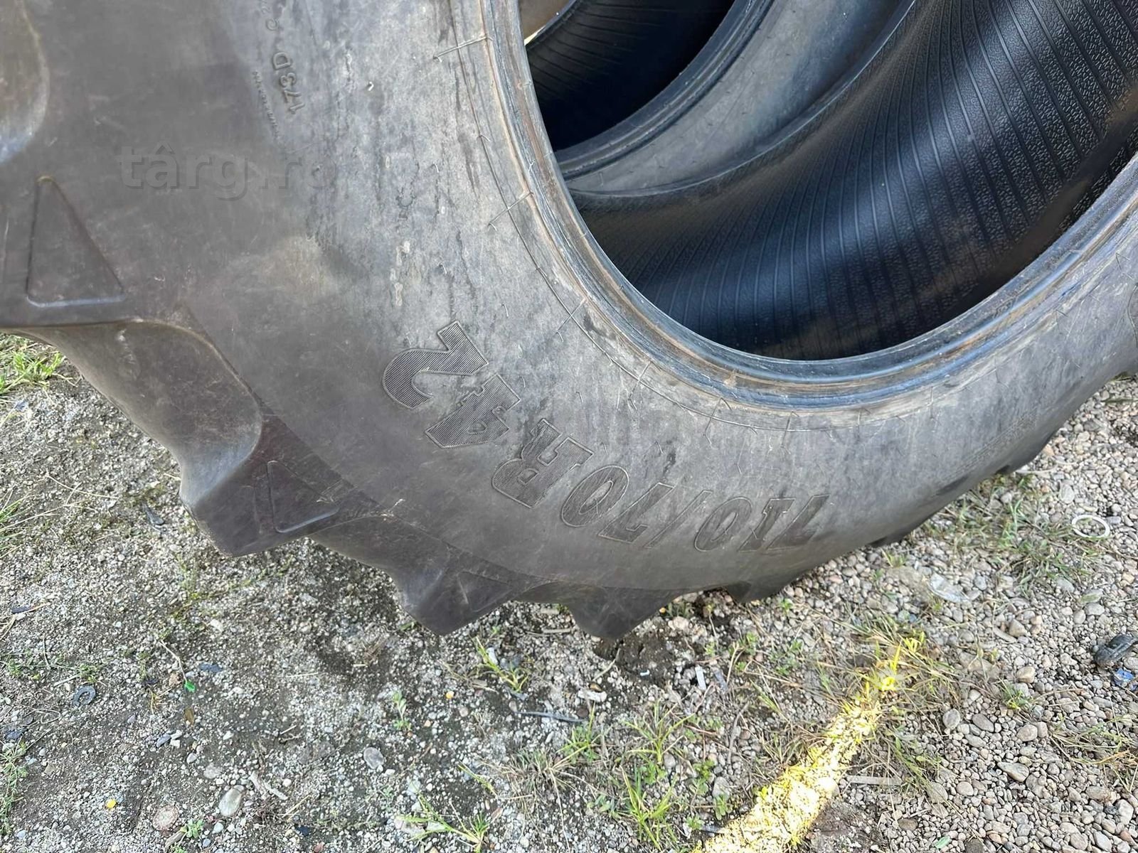 710/70  R42  BKT 4