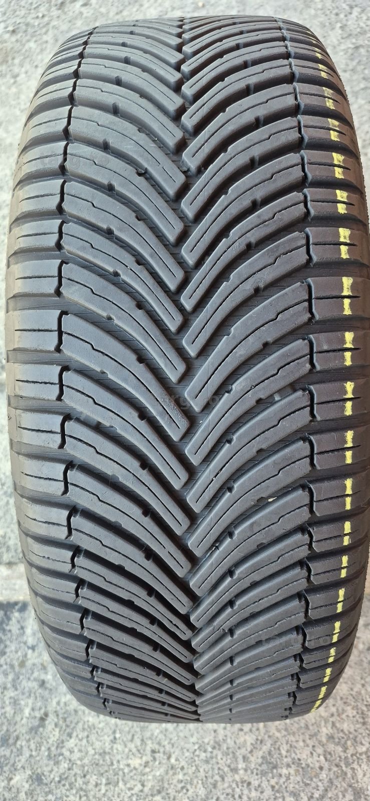 2 anvelope M+S ca noi Bridgestone 215/50/18,dot  2023.Pretul este pe bucata. 2